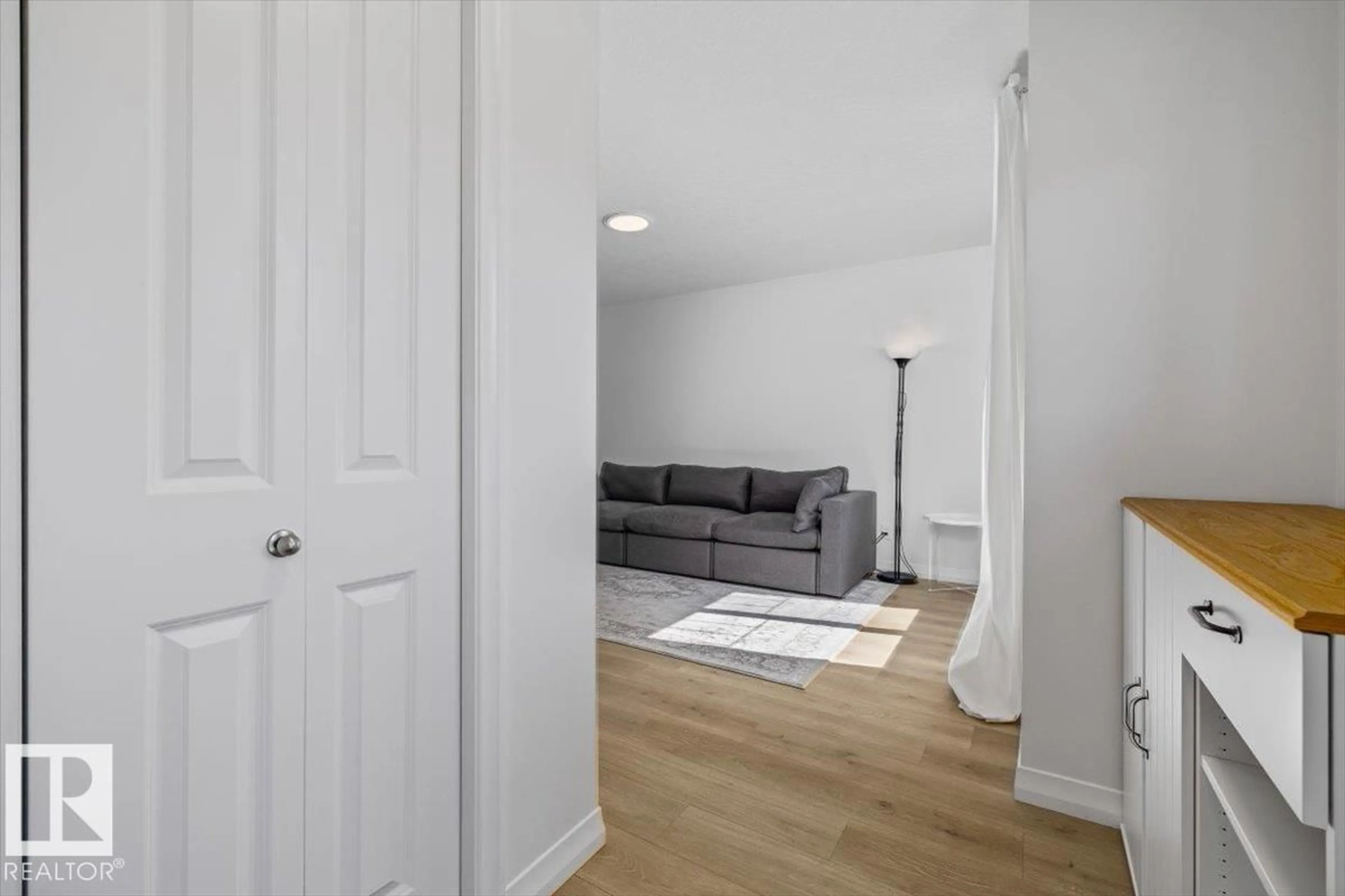 A pic of a room for 2418 TRUMPETER WY, Edmonton Alberta T5S0R9