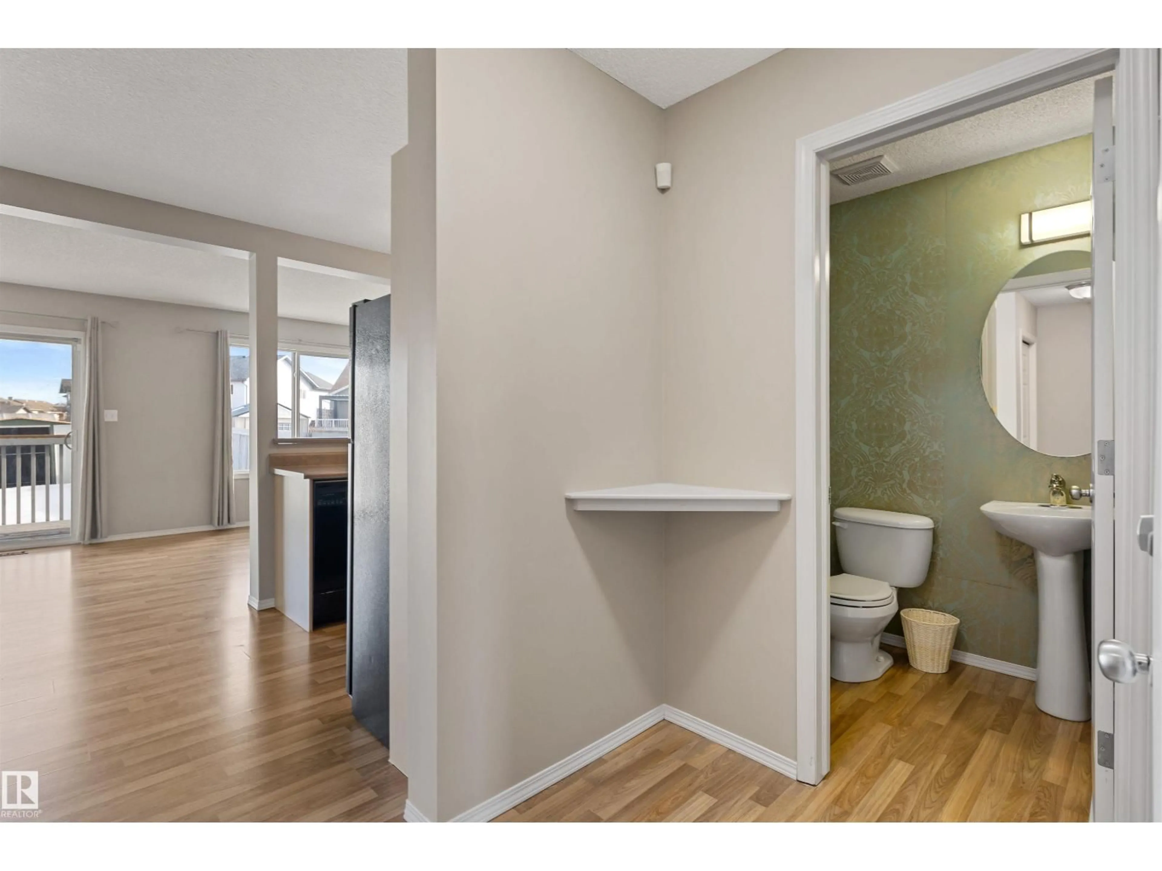 Unknown for 16423 56 ST, Edmonton Alberta T5Y3M7