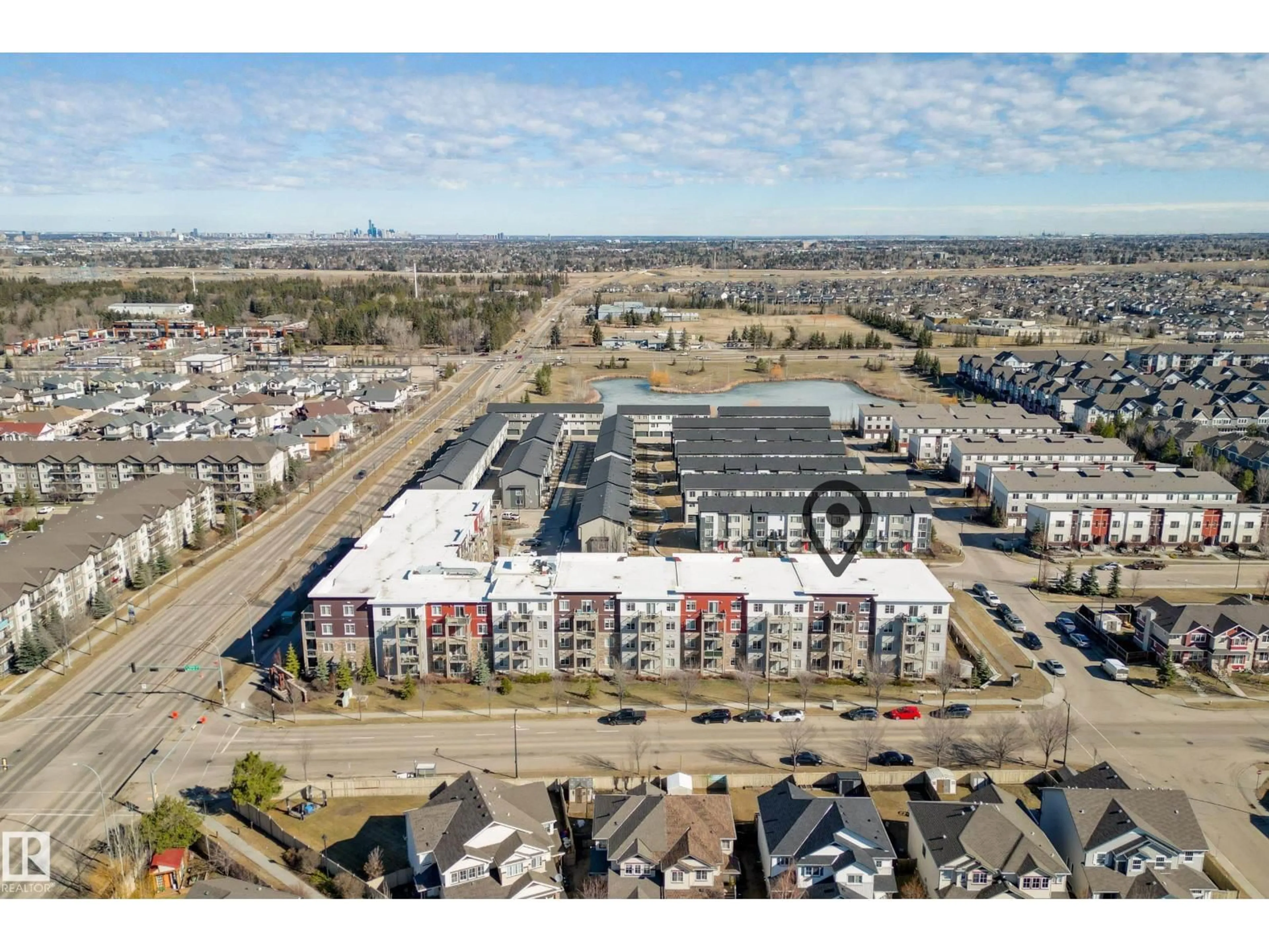A pic from outside/outdoor area/front of a property/back of a property/a pic from drone, street for 812 - 127 WELSH DR, Edmonton Alberta T6X1Y7