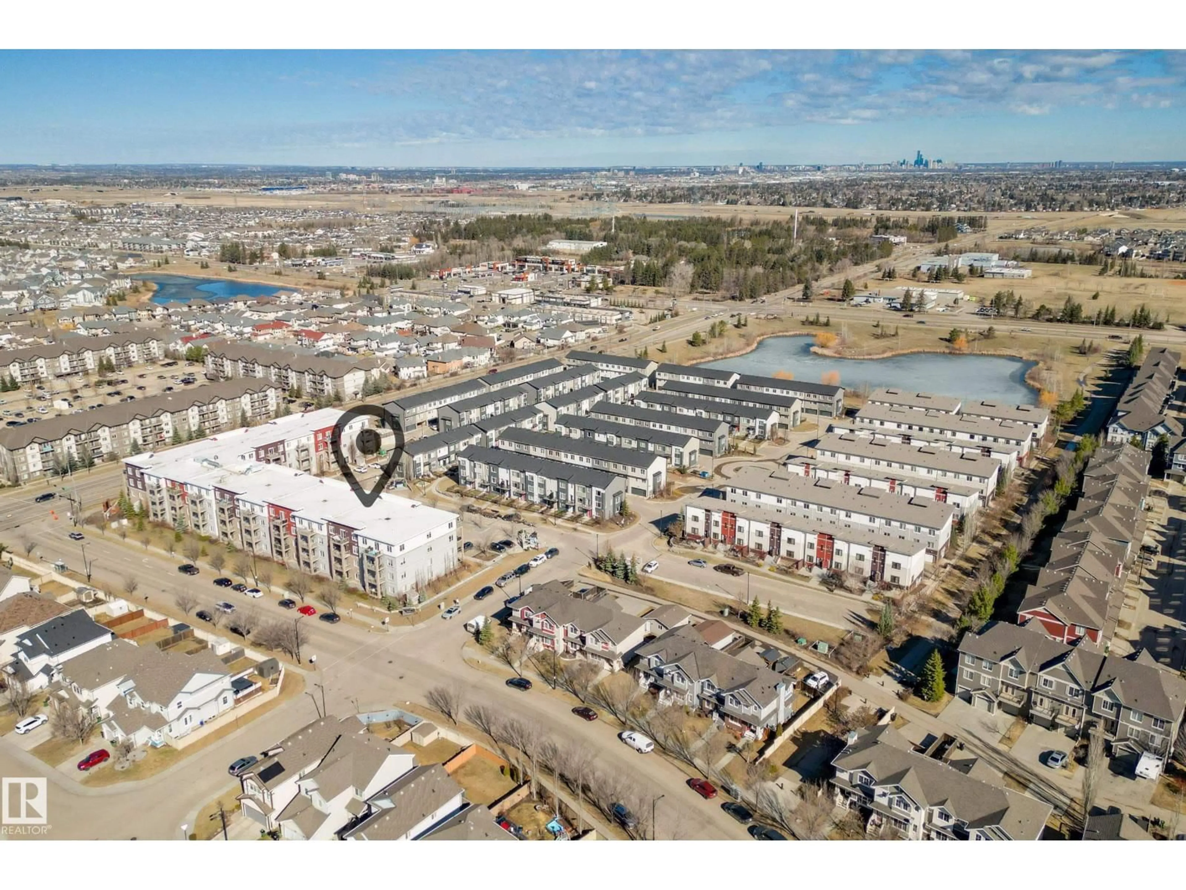 A pic from outside/outdoor area/front of a property/back of a property/a pic from drone, street for 812 - 127 WELSH DR, Edmonton Alberta T6X1Y7