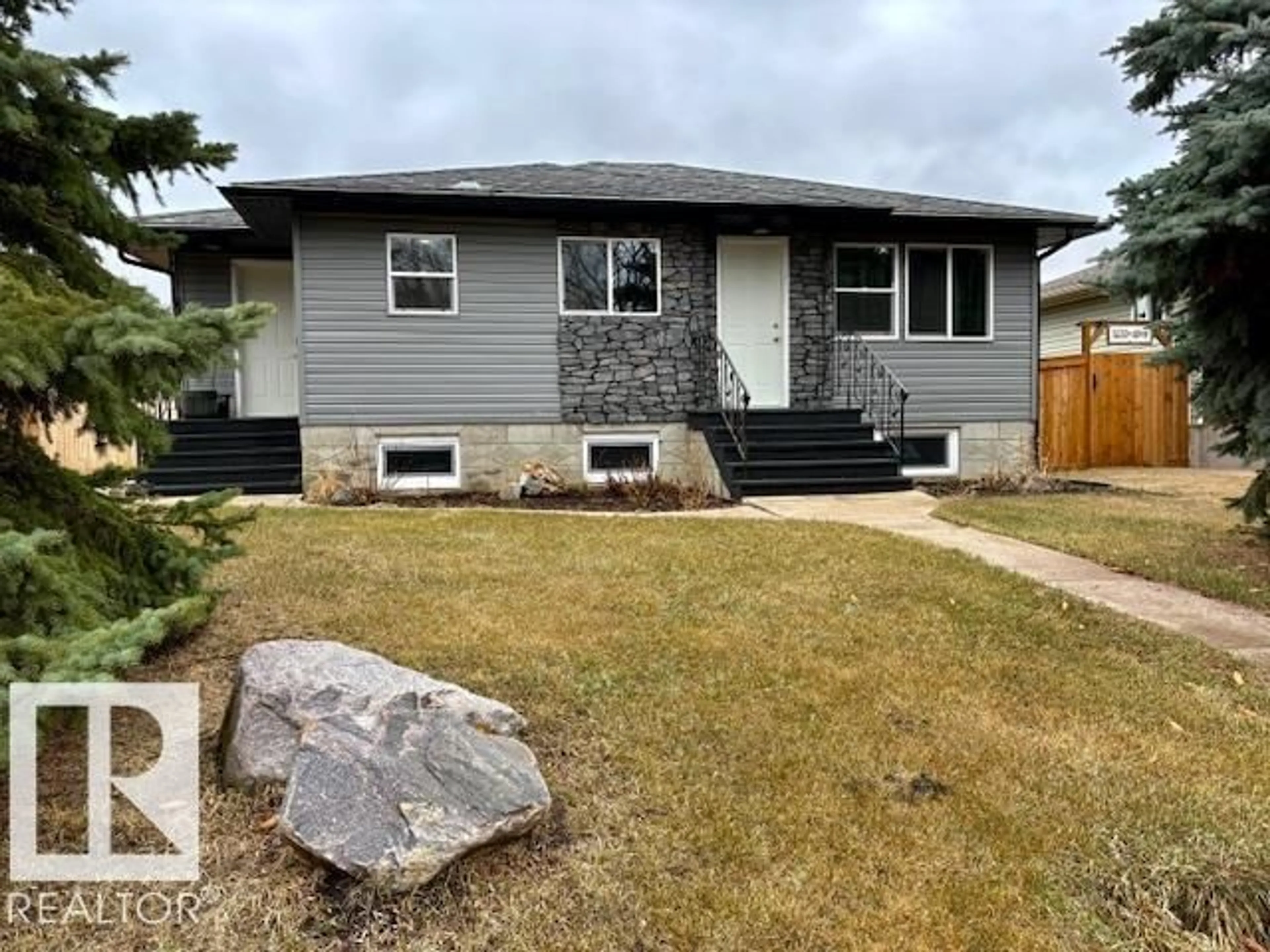 Home with vinyl exterior material, street for 5626 49A ST, Vegreville Alberta T9C1K4