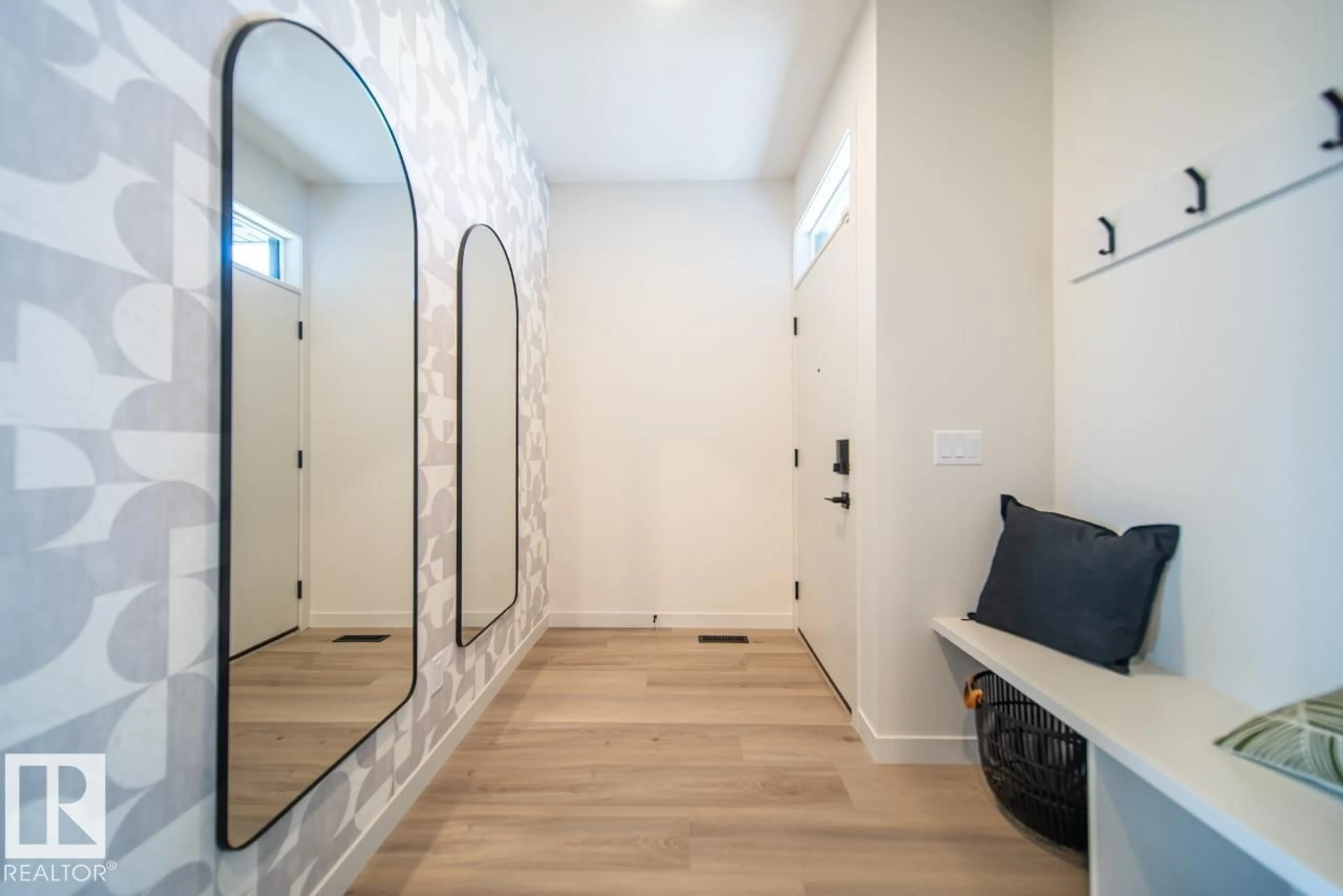 Indoor entryway for 21 REDBUD WY, St. Albert Alberta T8N8G2