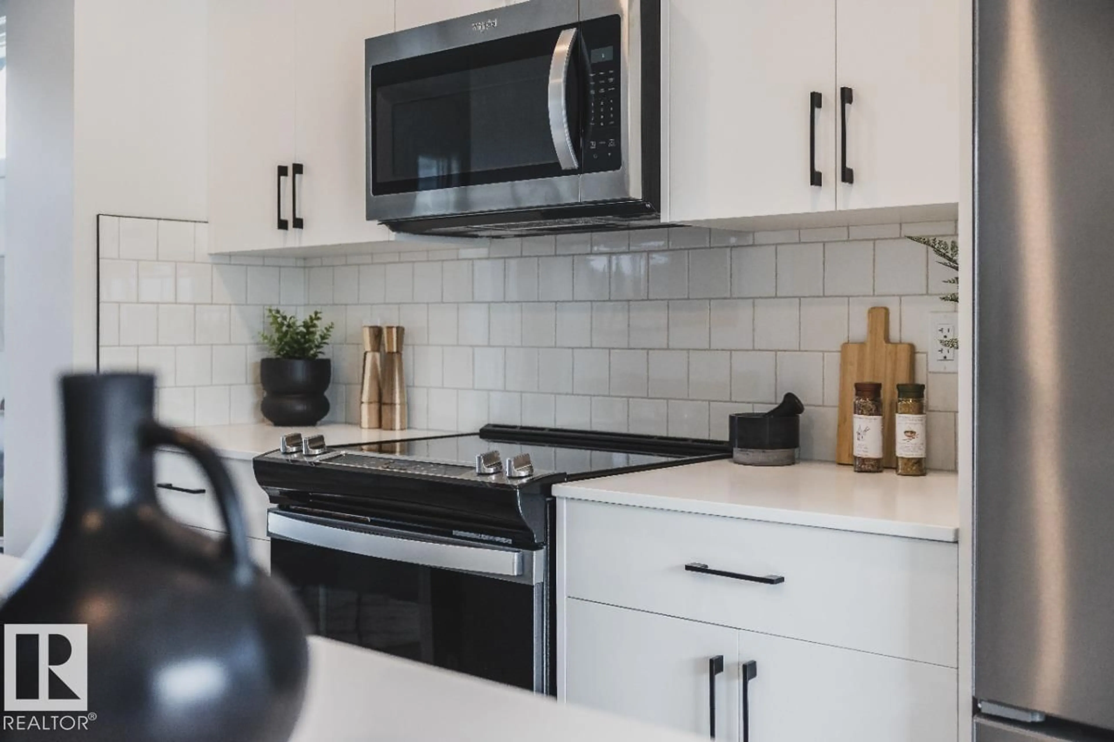 Open concept kitchen, ceramic/tile floor for 345 RANKIN DR, St. Albert Alberta T8N8C7