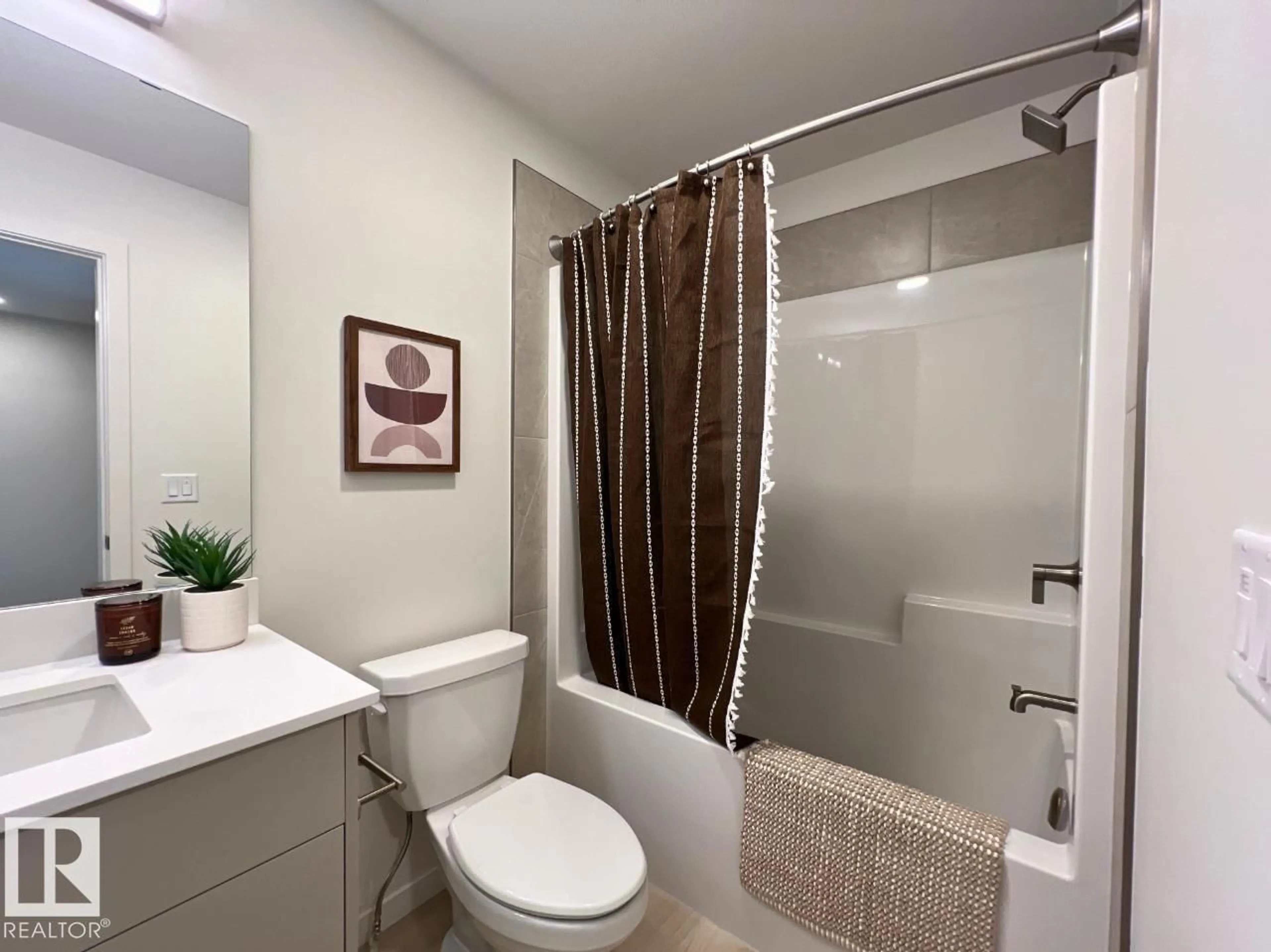 Standard bathroom, unknown for 345 RANKIN DR, St. Albert Alberta T8N8C7