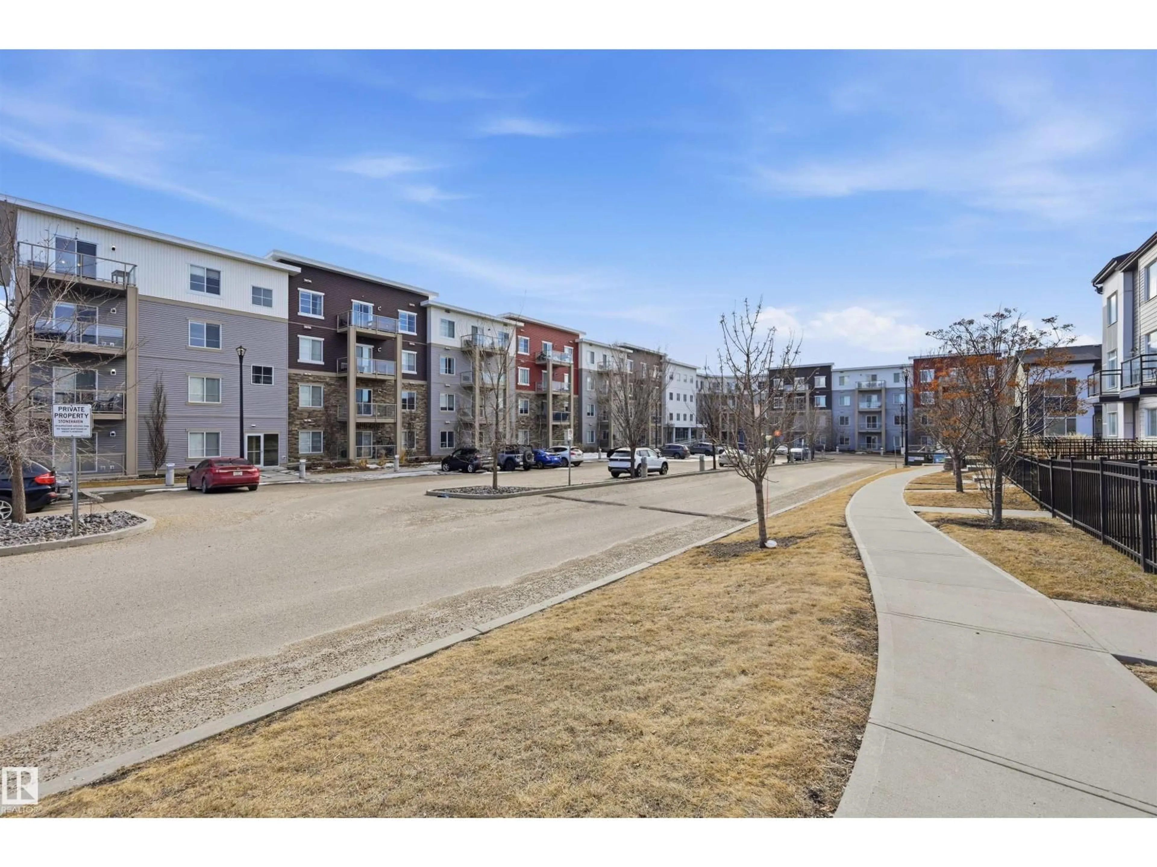 A pic from outside/outdoor area/front of a property/back of a property/a pic from drone, street for 812 - 317 WELSH DR, Edmonton Alberta T6X1Y7