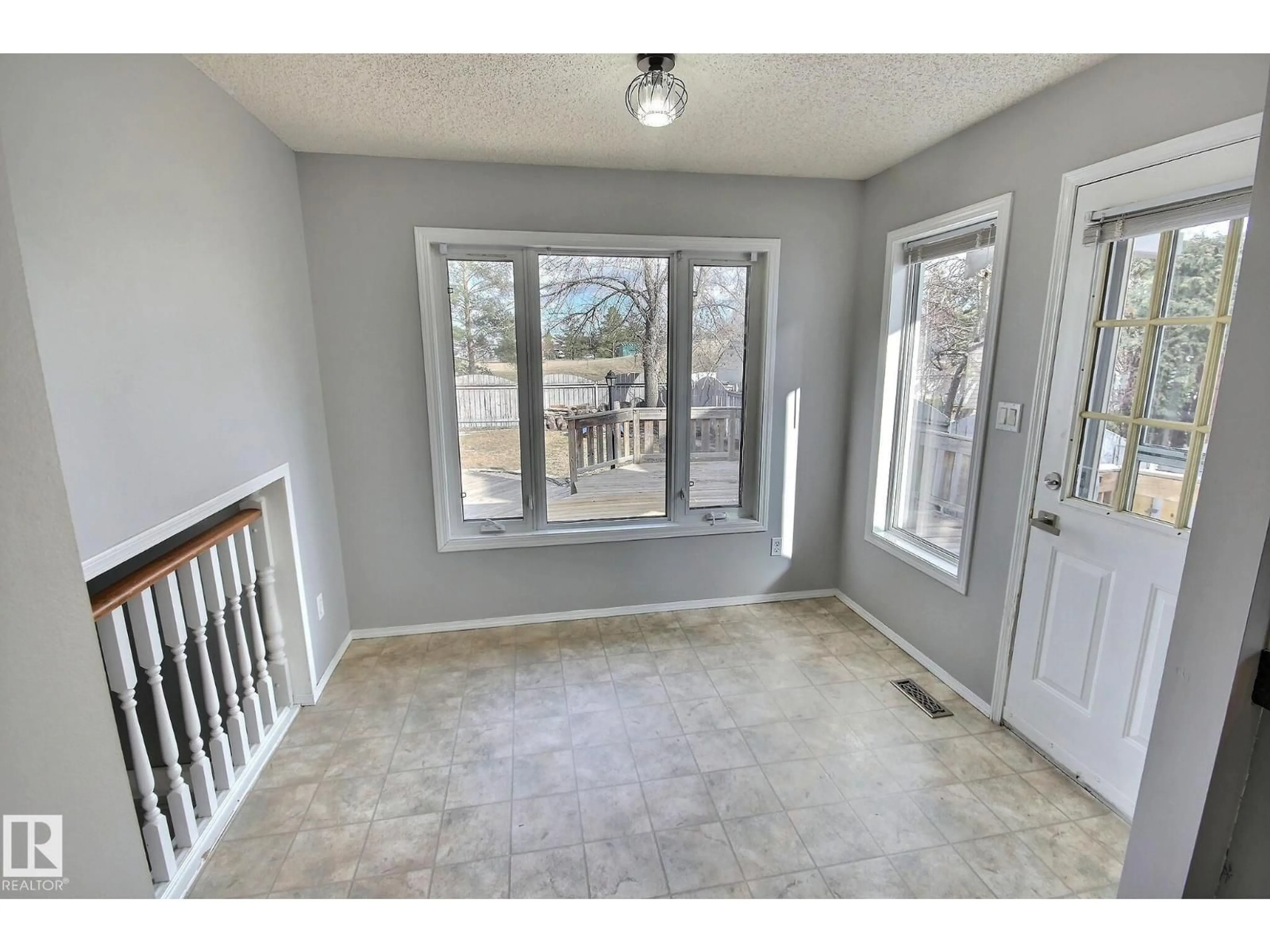 Indoor entryway for NW - 12327 45 ST, Edmonton Alberta T5W5C3