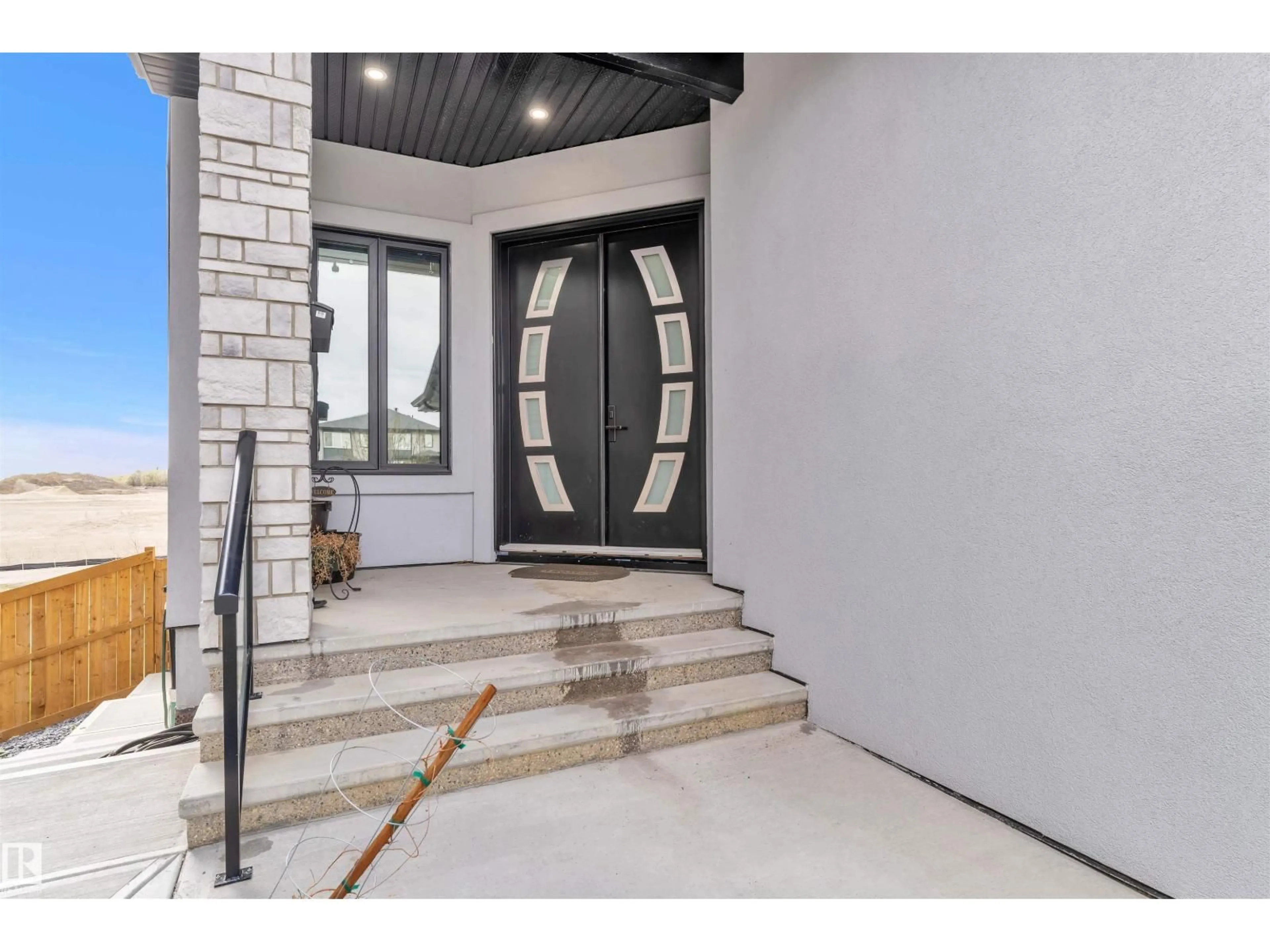 Indoor entryway for 8118 ORCHARDS GREEN SW, Edmonton Alberta T6X2N5