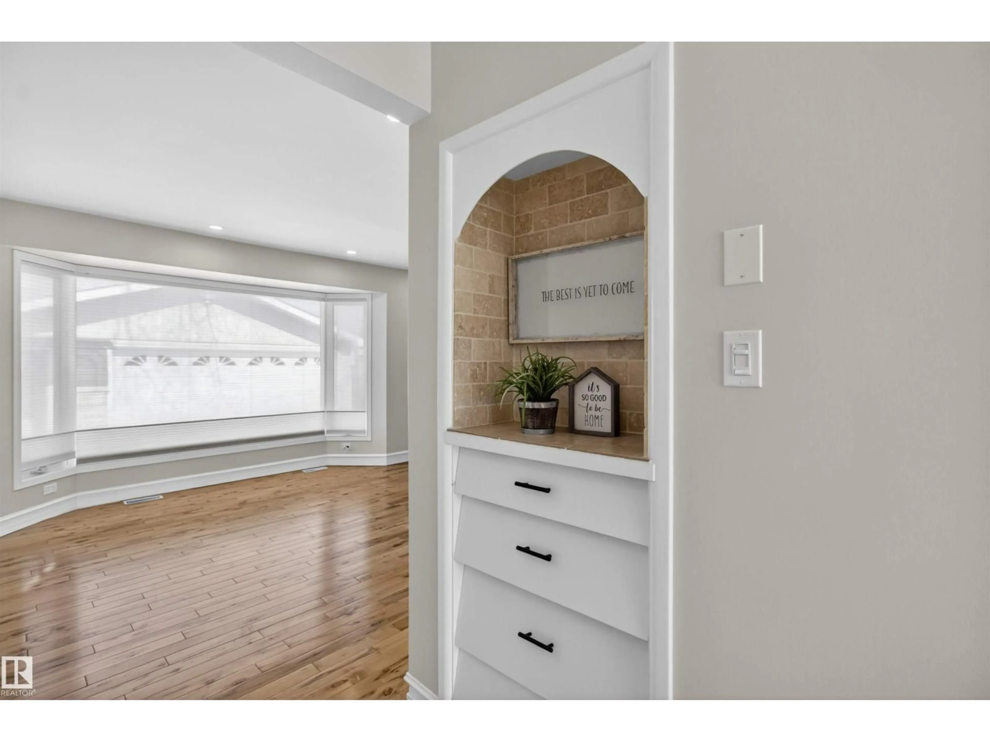 Unknown for 923 COTTONWOOD AV, Sherwood Park Alberta T8A1Z5