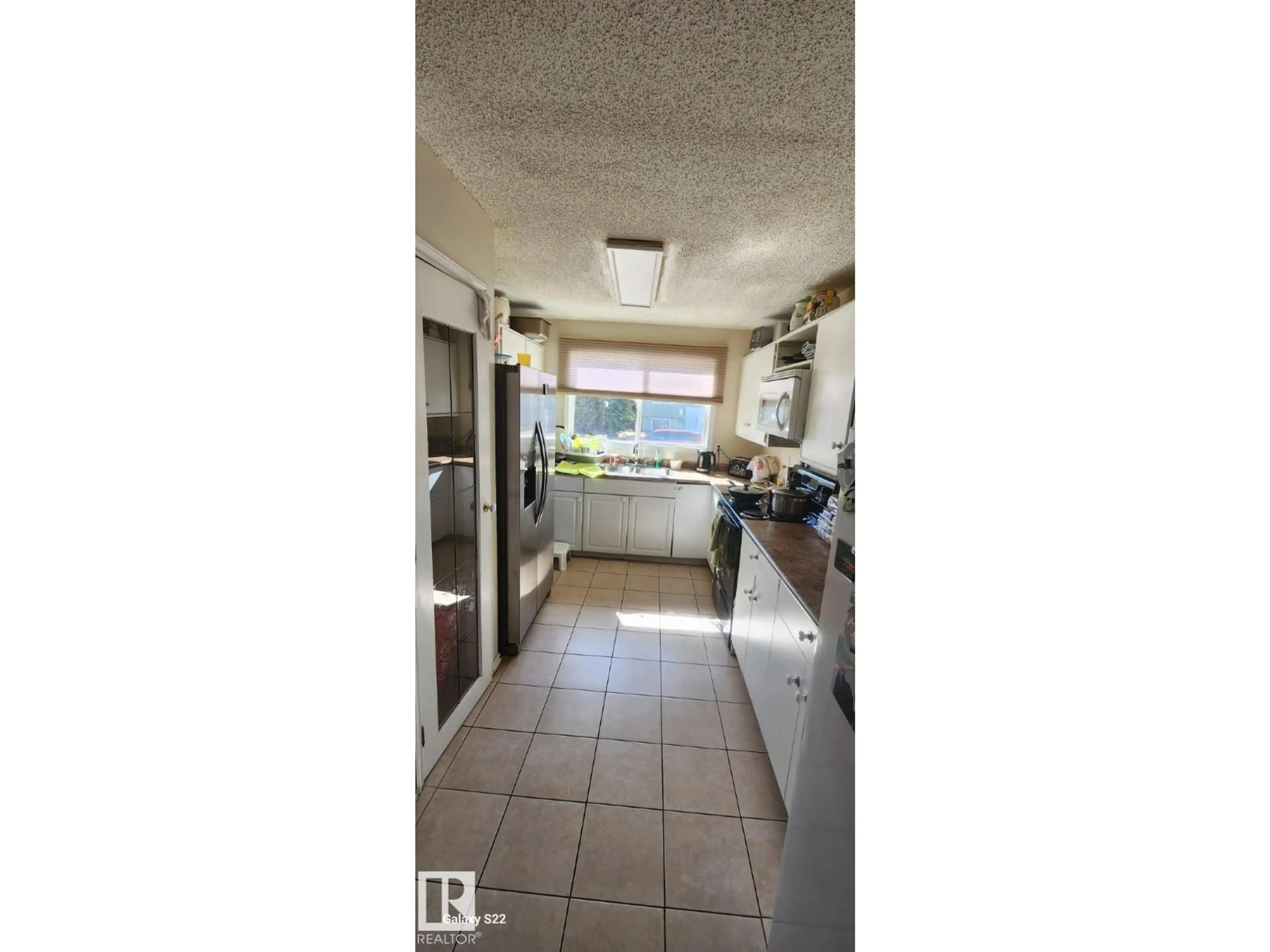 Standard kitchen, unknown for 14411 31 ST, Edmonton Alberta T5Y1Z1