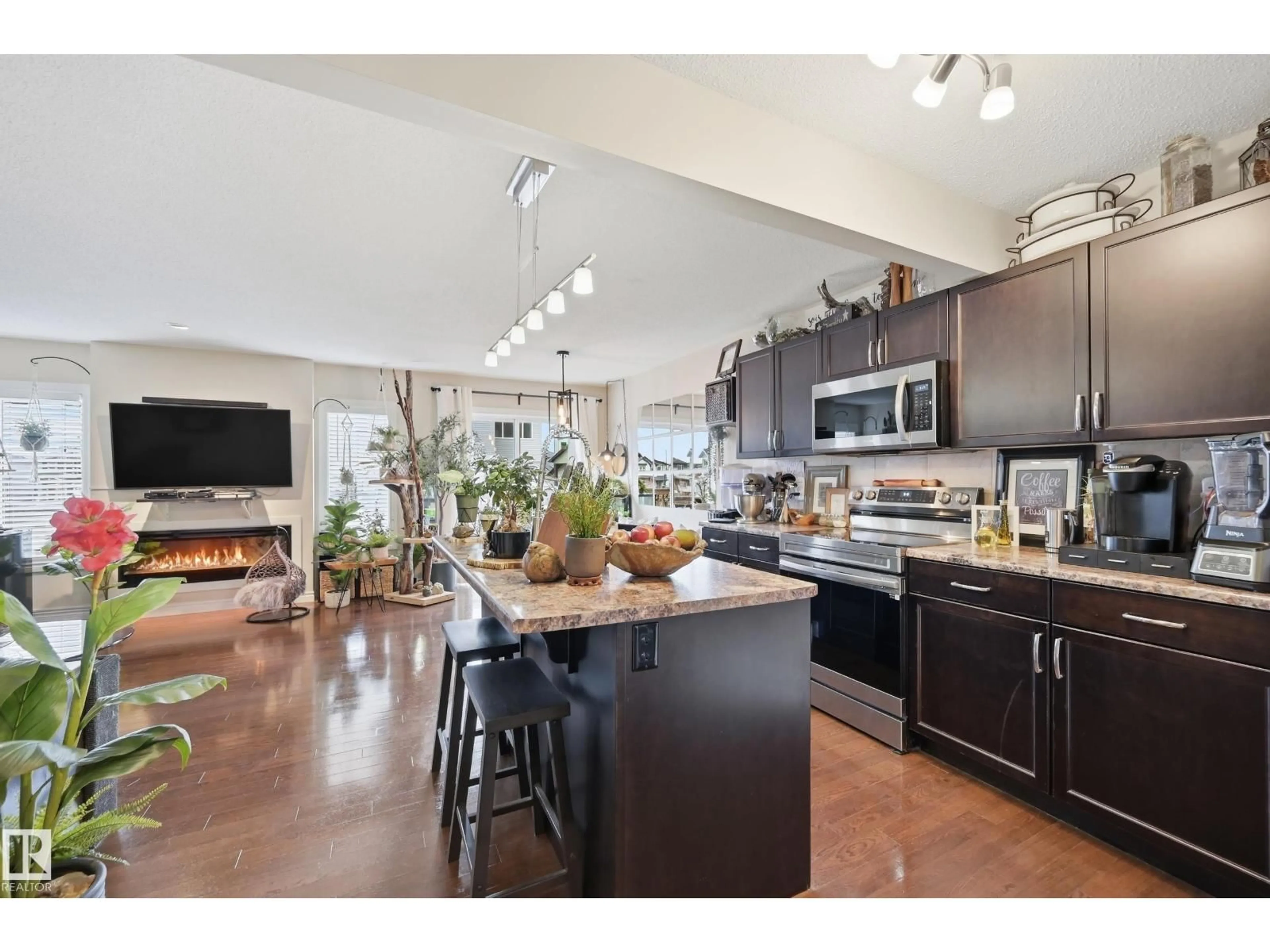 Open concept kitchen, unknown for 4 PETER ST, Spruce Grove Alberta T7X0R4