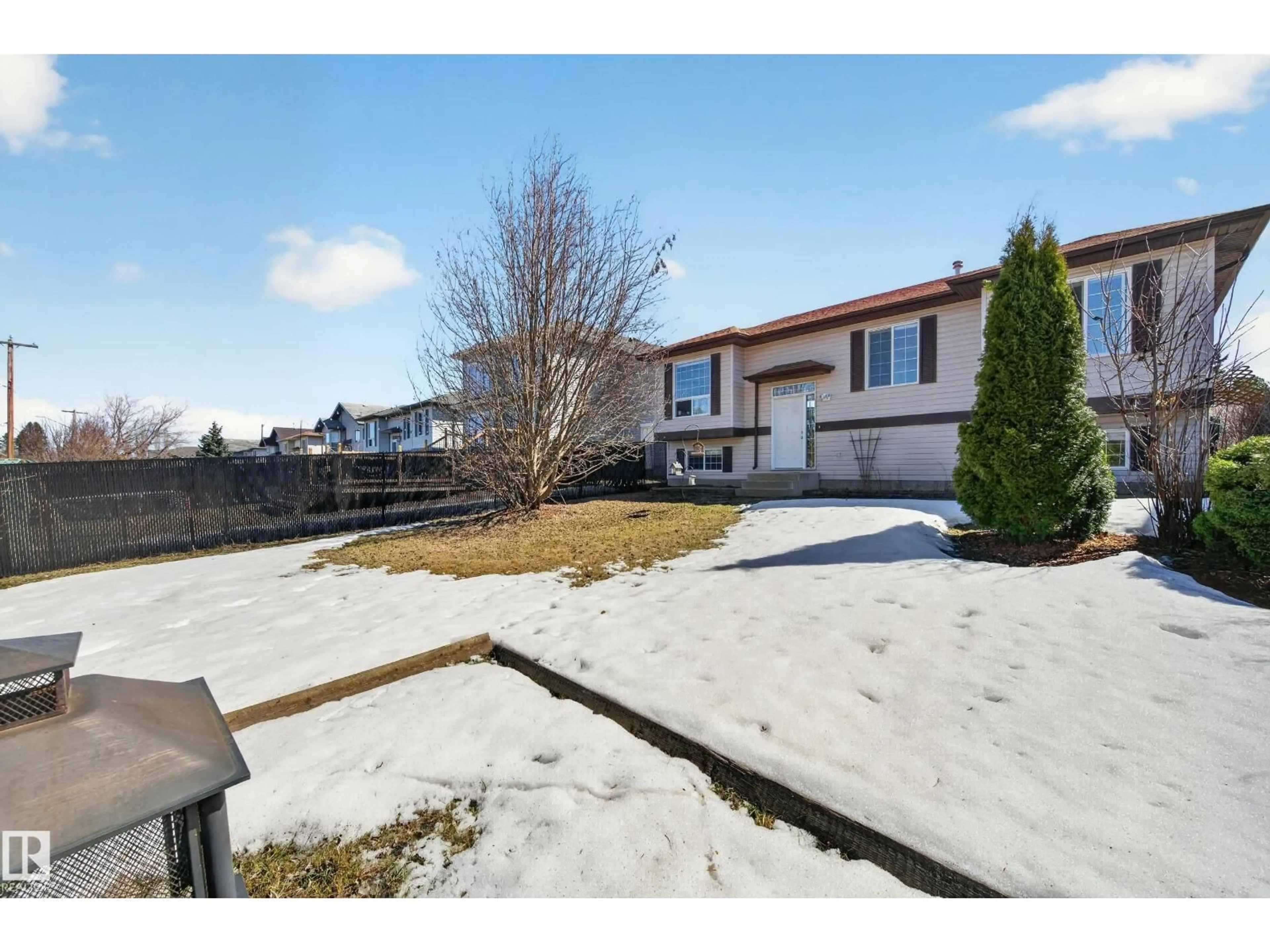 A pic from outside/outdoor area/front of a property/back of a property/a pic from drone, unknown for 28 SPRUCE MEADOW LN, Bon Accord Alberta T0A0K0
