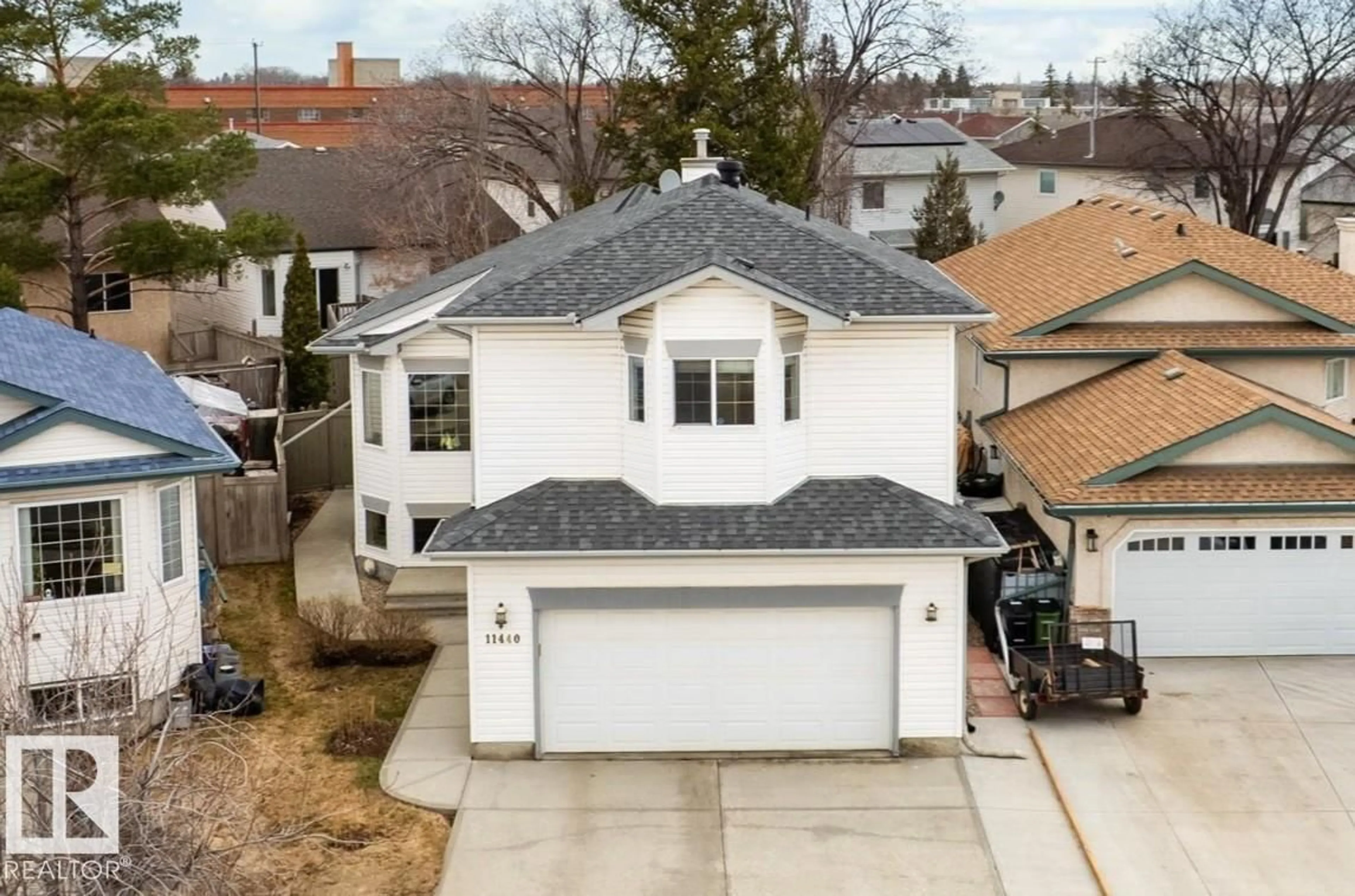 A pic from outside/outdoor area/front of a property/back of a property/a pic from drone, street for 11440 118 ST NW, Edmonton Alberta T5G3J3