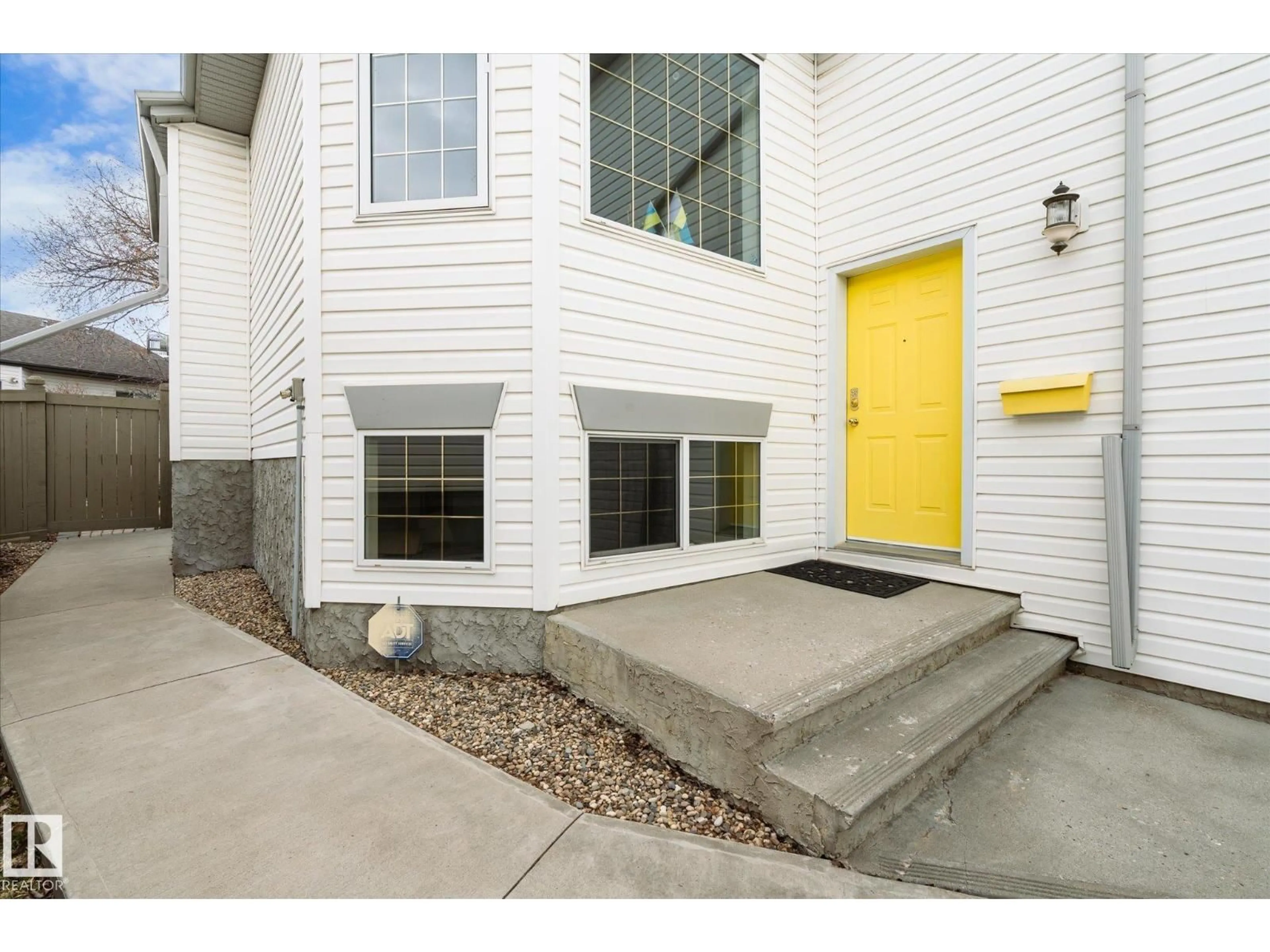Unknown for 11440 118 ST NW, Edmonton Alberta T5G3J3