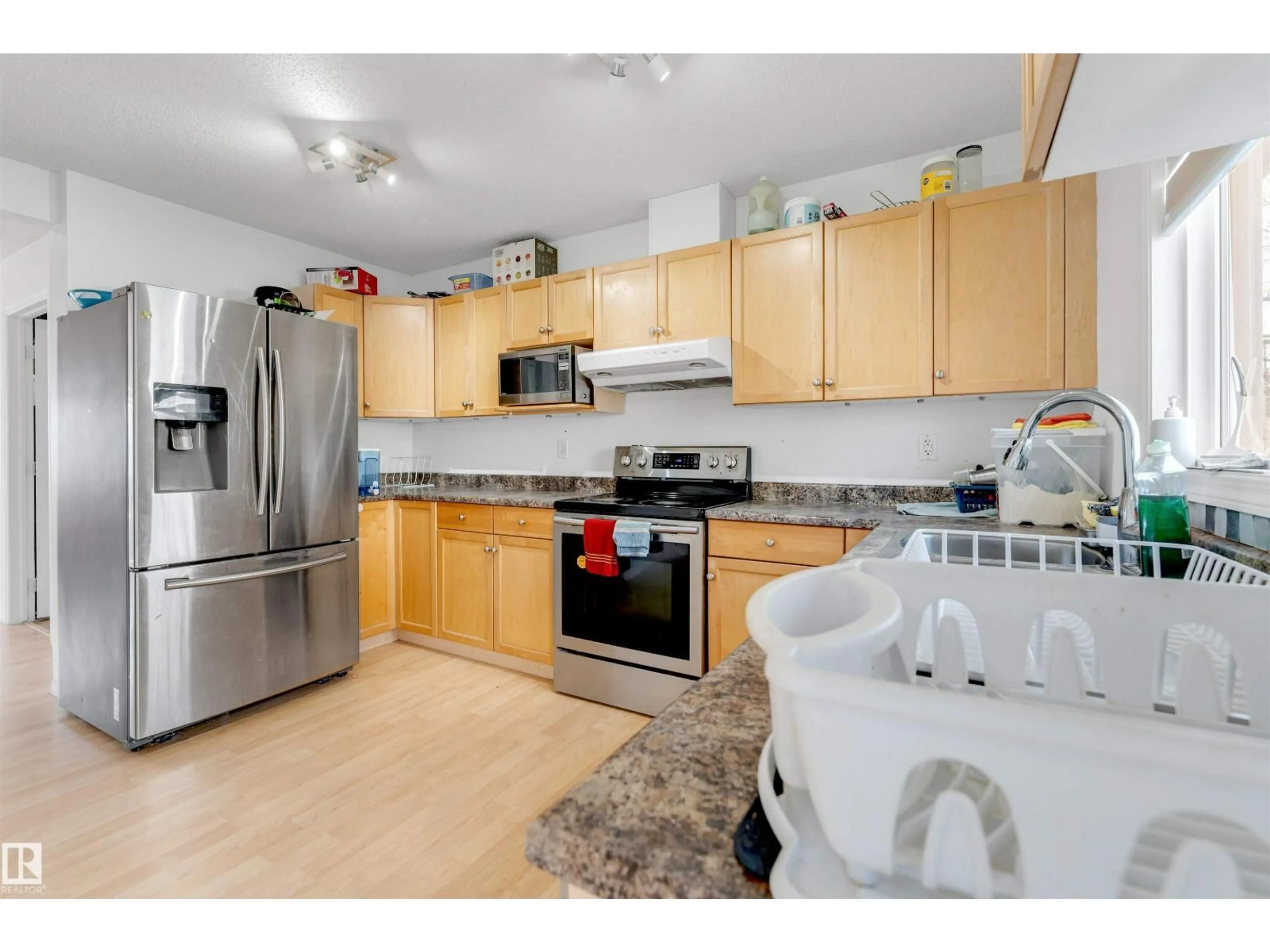 Standard kitchen, unknown for 48 - 2503 24 ST NW, Edmonton Alberta T6T0B5