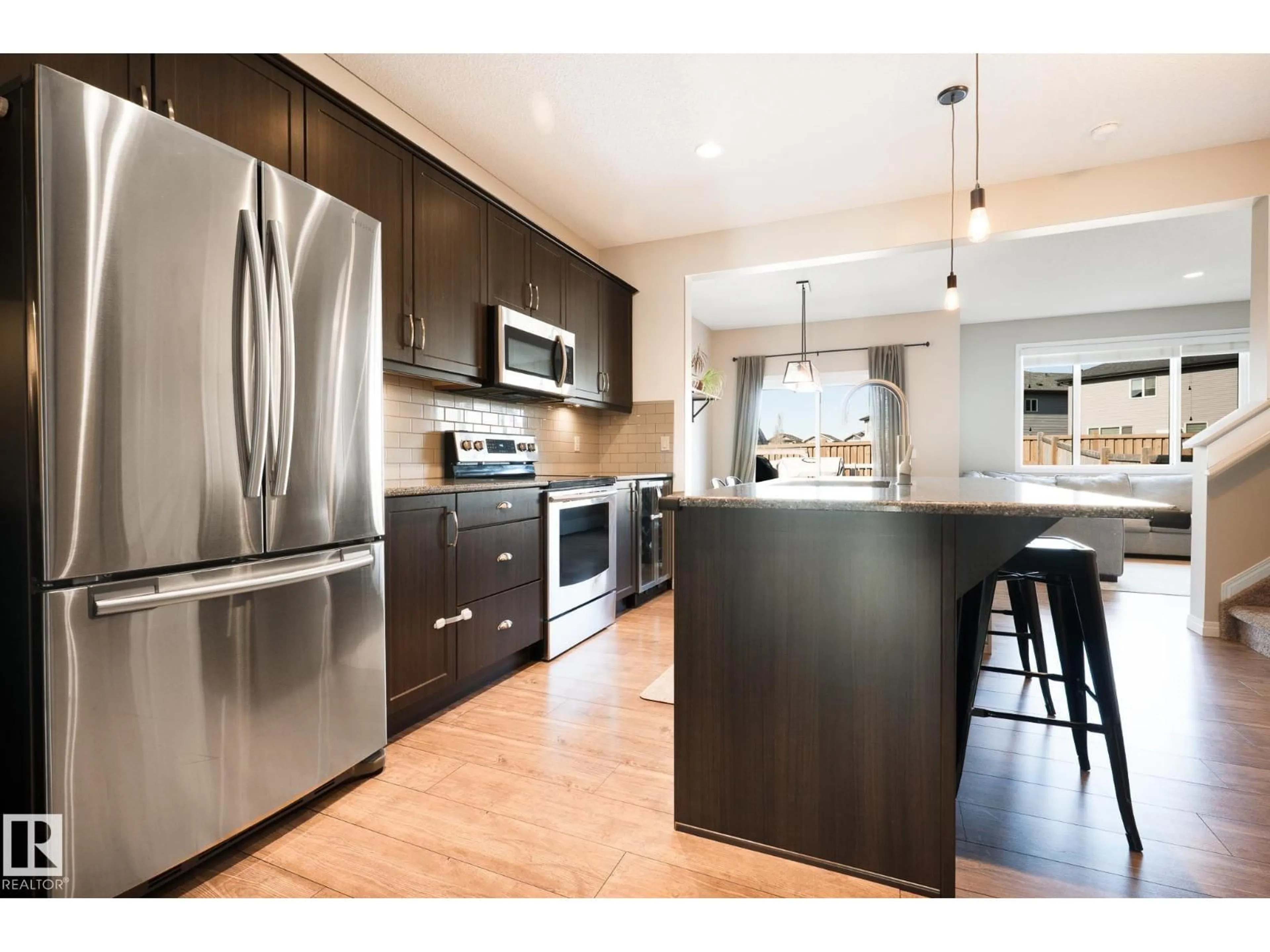 Contemporary kitchen, unknown for 1245 MCCONACHIE BV, Edmonton Alberta T5Y3T3