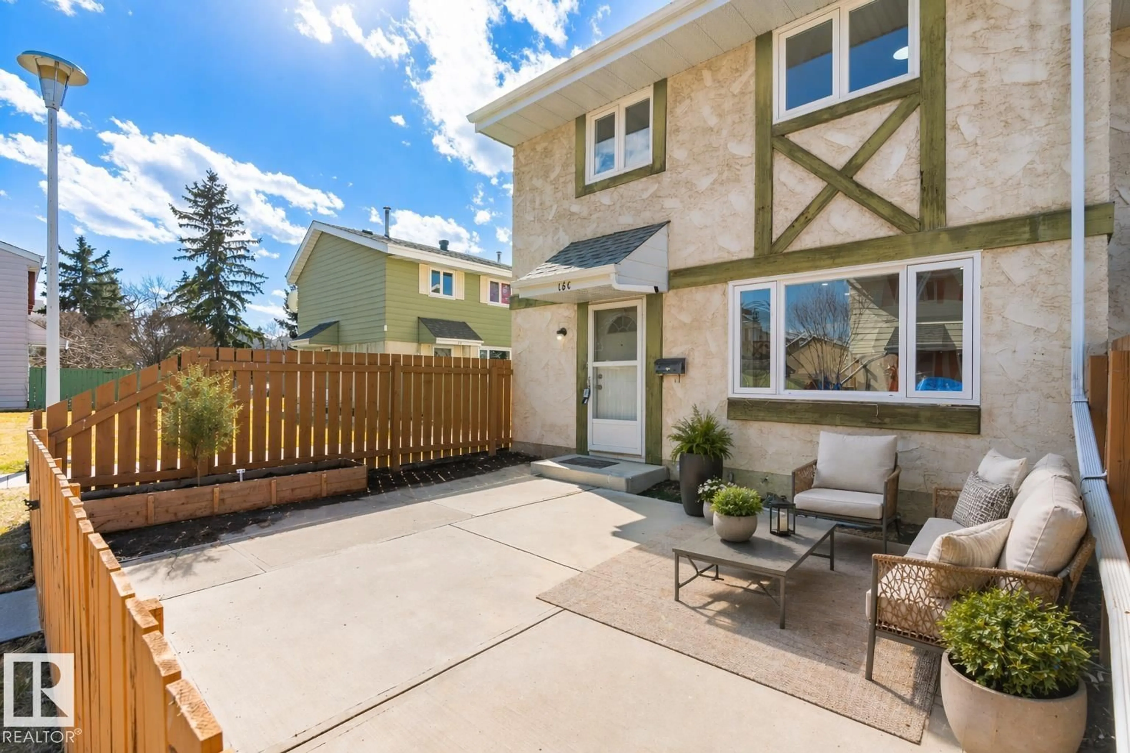 Patio, street for 15C CALLINGWOOD CT, Edmonton Alberta T5T0H5
