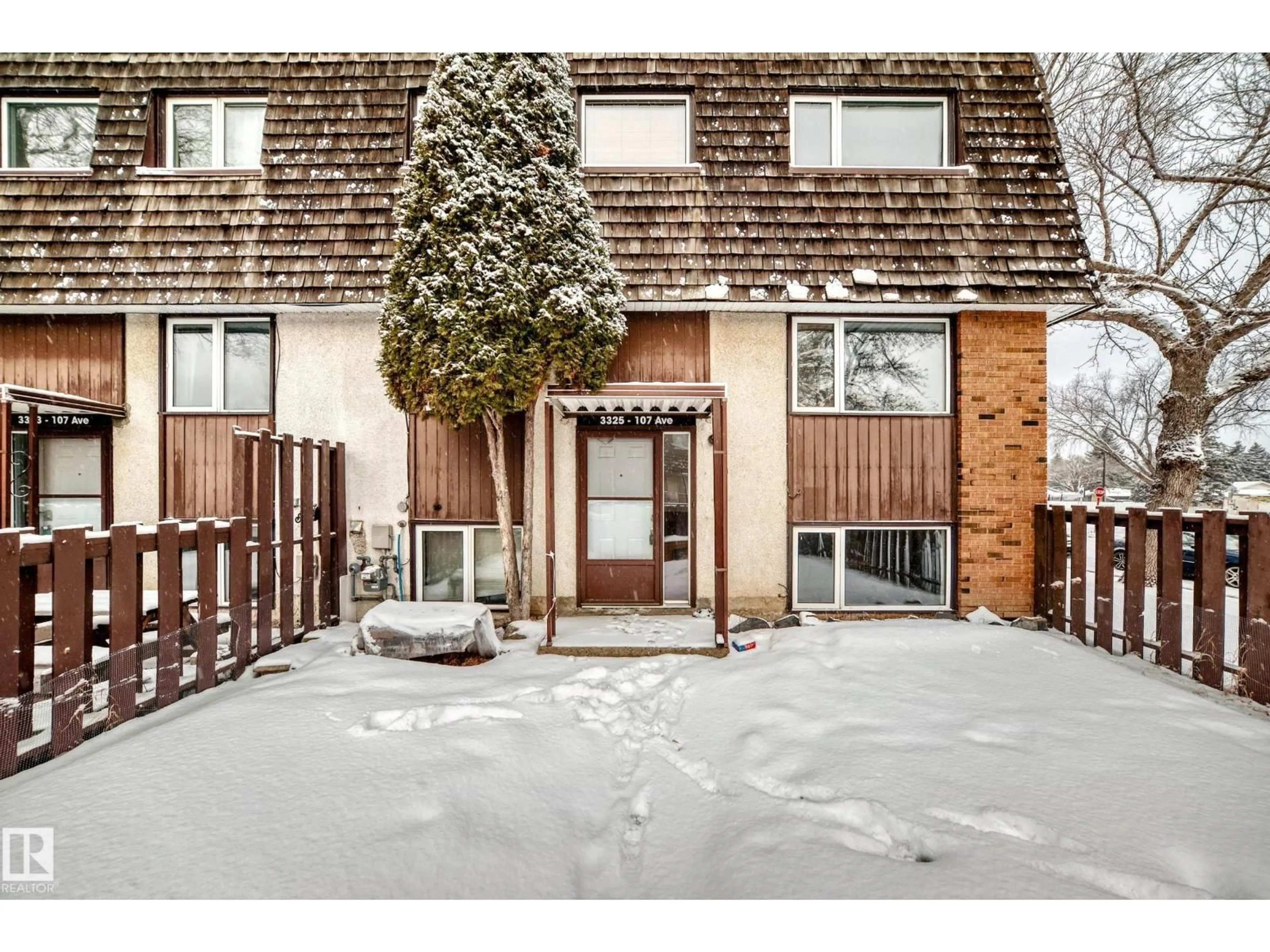Unknown for 3325 107 AV NW, Edmonton Alberta T5W0C6