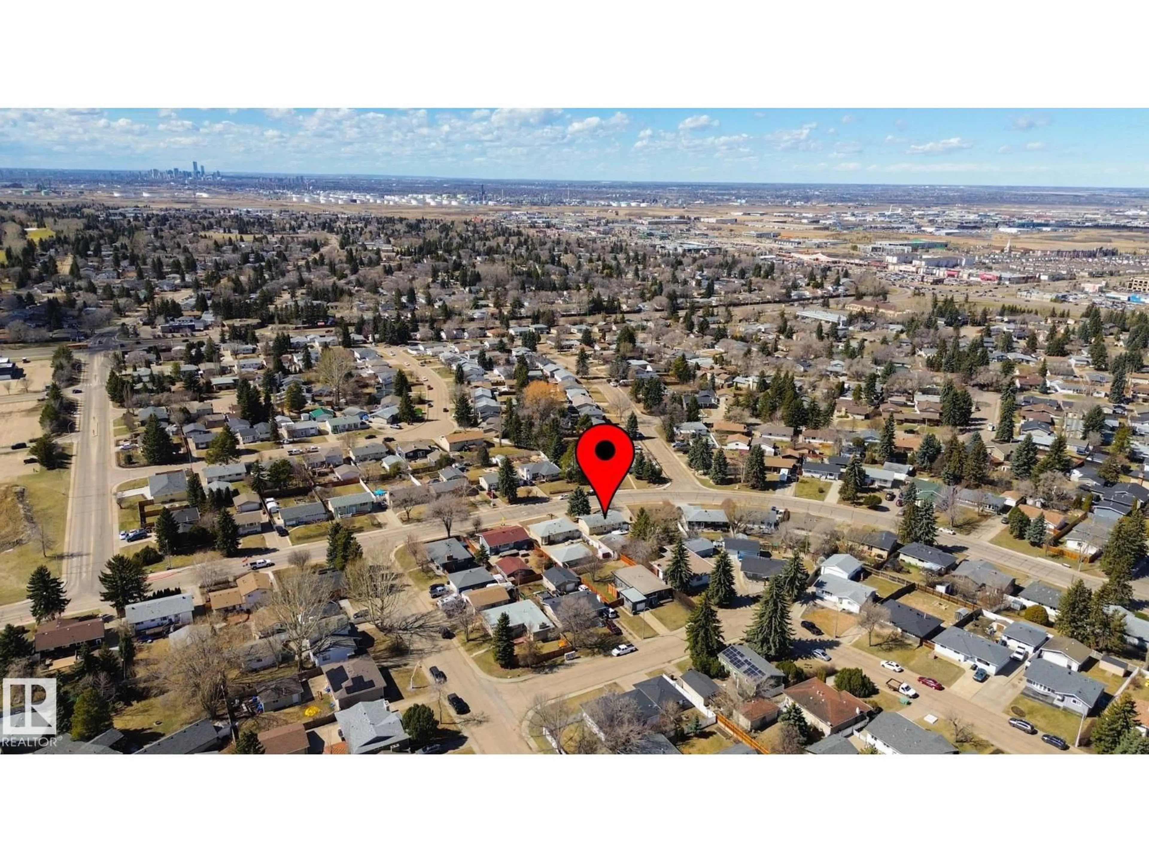 A pic from outside/outdoor area/front of a property/back of a property/a pic from drone, street for 53 GEORGIAN WY, Sherwood Park Alberta T8A2V5