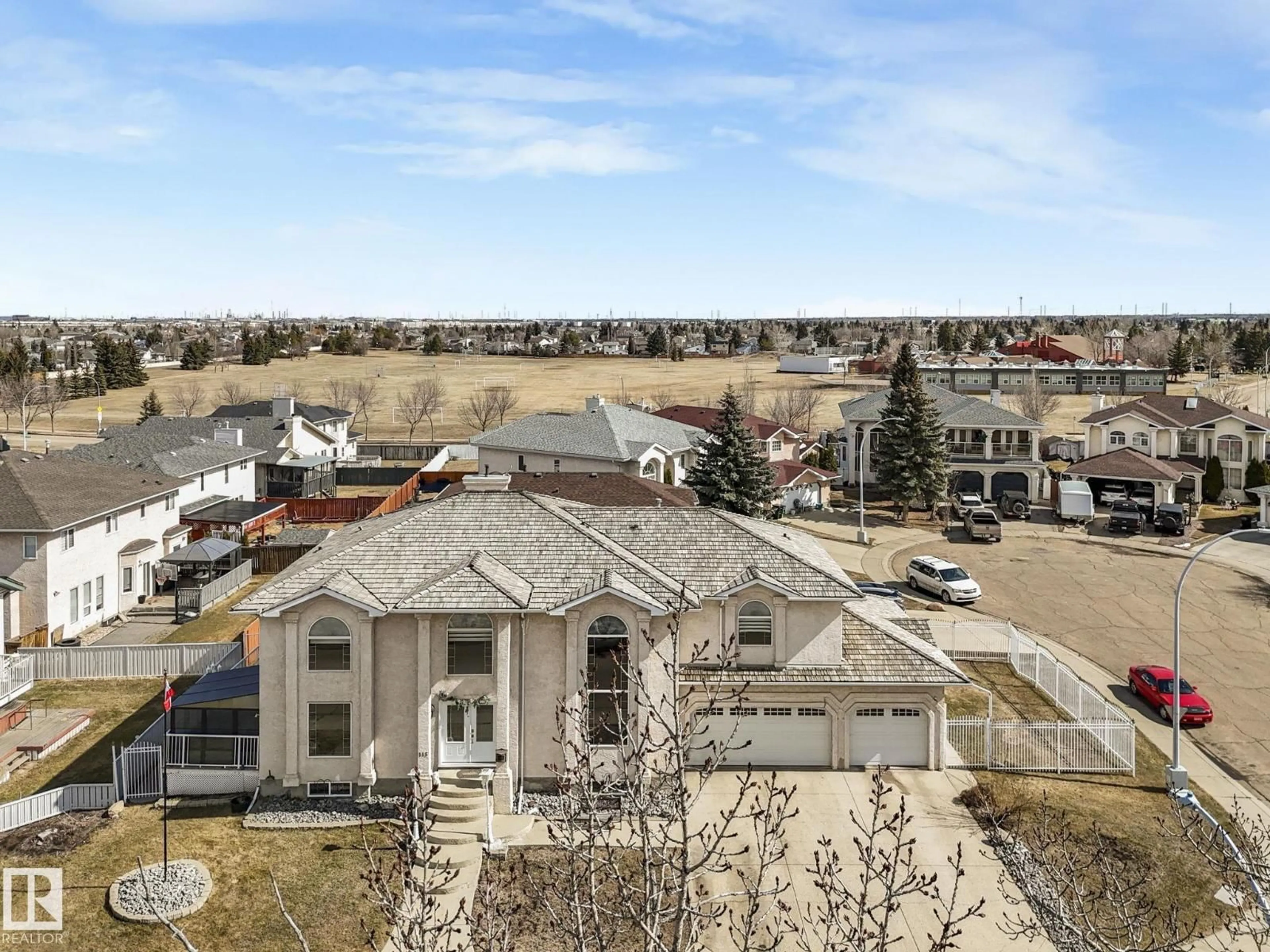A pic from outside/outdoor area/front of a property/back of a property/a pic from drone, unknown for N NW - 115 KULAWY DR, Edmonton Alberta T6L6T9