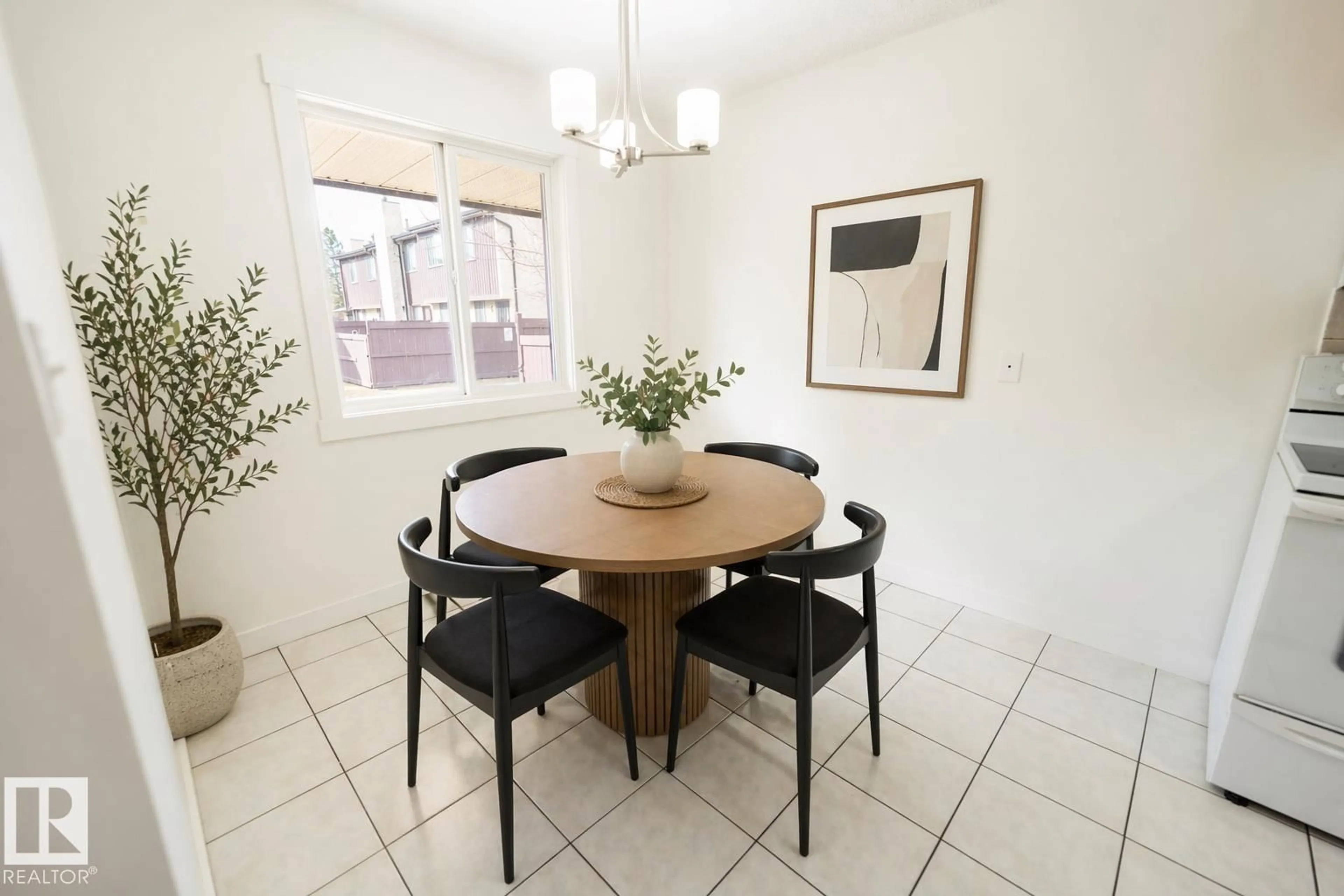 Dining room, unknown for 744 SADDLEBACK RD, Edmonton Alberta T6J5E6