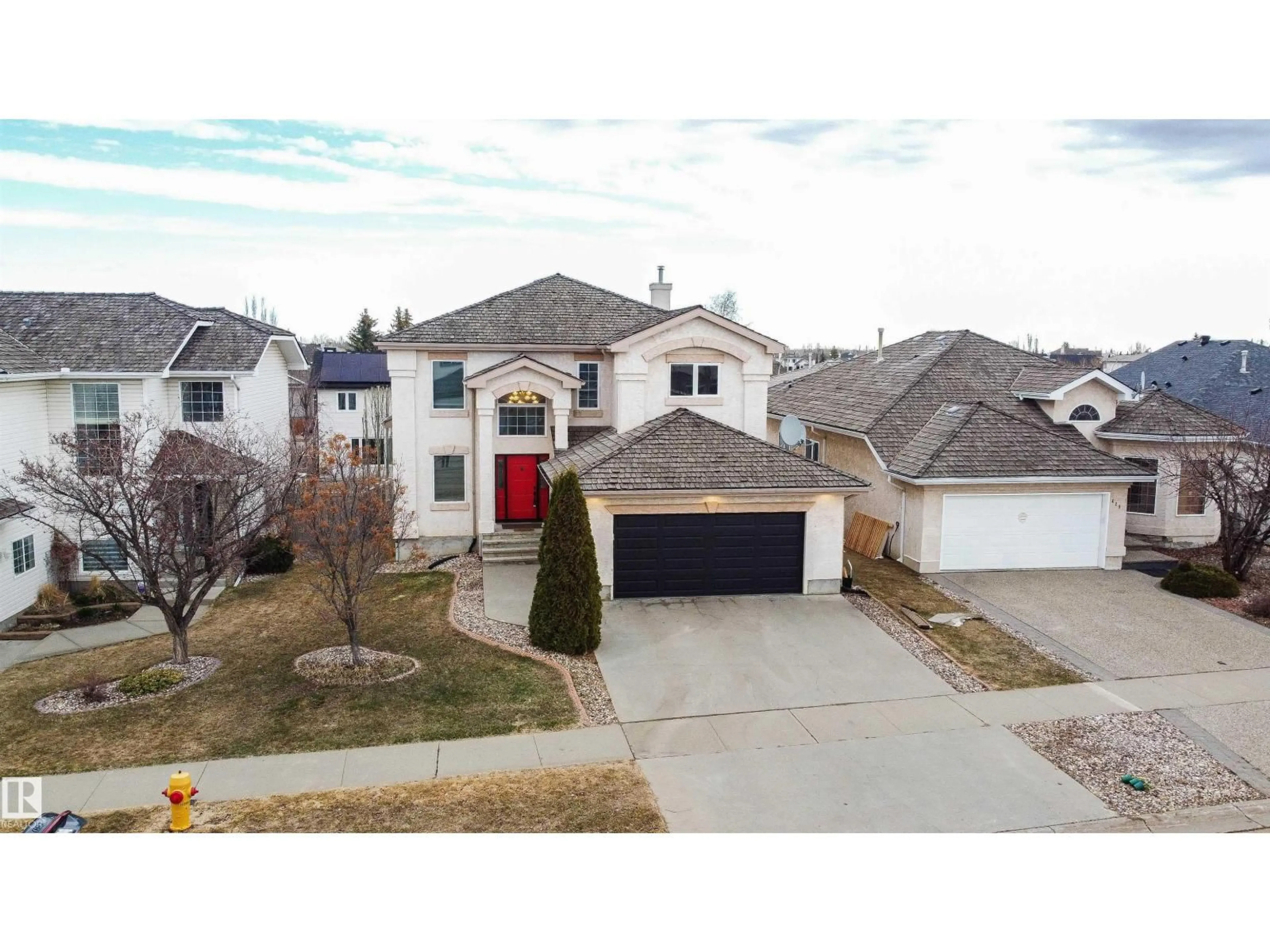 A pic from outside/outdoor area/front of a property/back of a property/a pic from drone, street for 427 NORWAY CR, Sherwood Park Alberta T8A5Z4