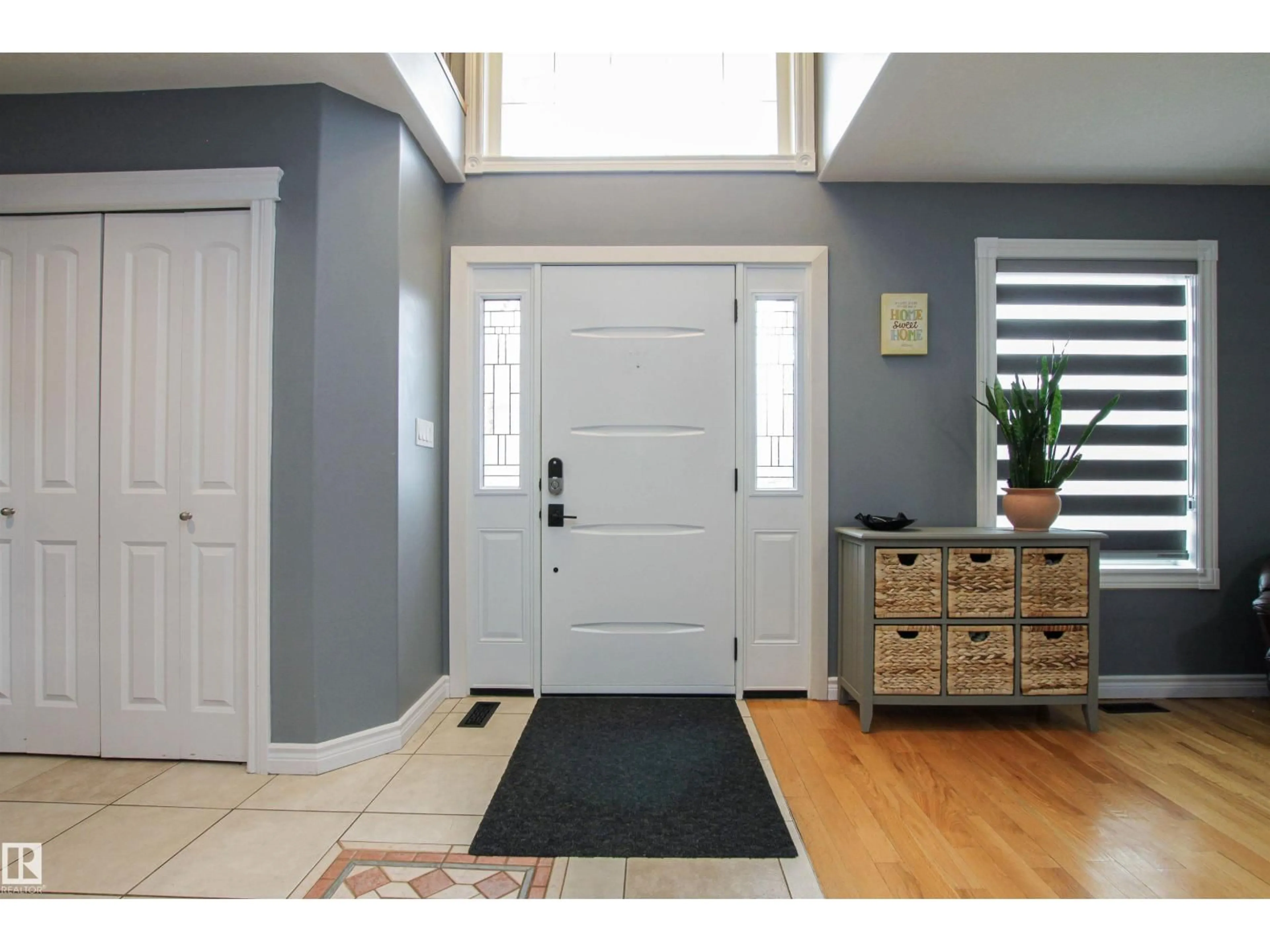 Indoor entryway for 427 NORWAY CR, Sherwood Park Alberta T8A5Z4