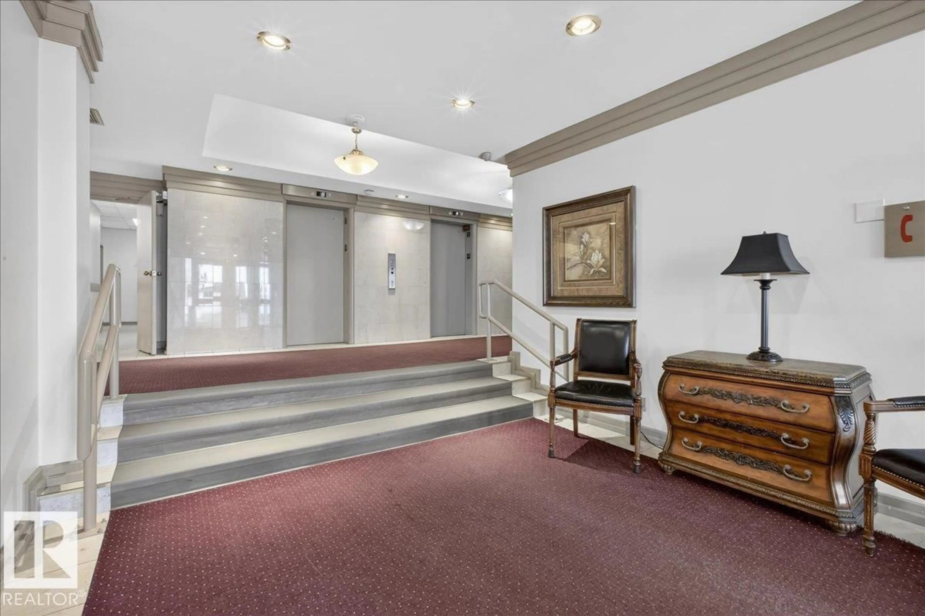Lobby for NW - 9835 113 ST, Edmonton Alberta T5K1N4