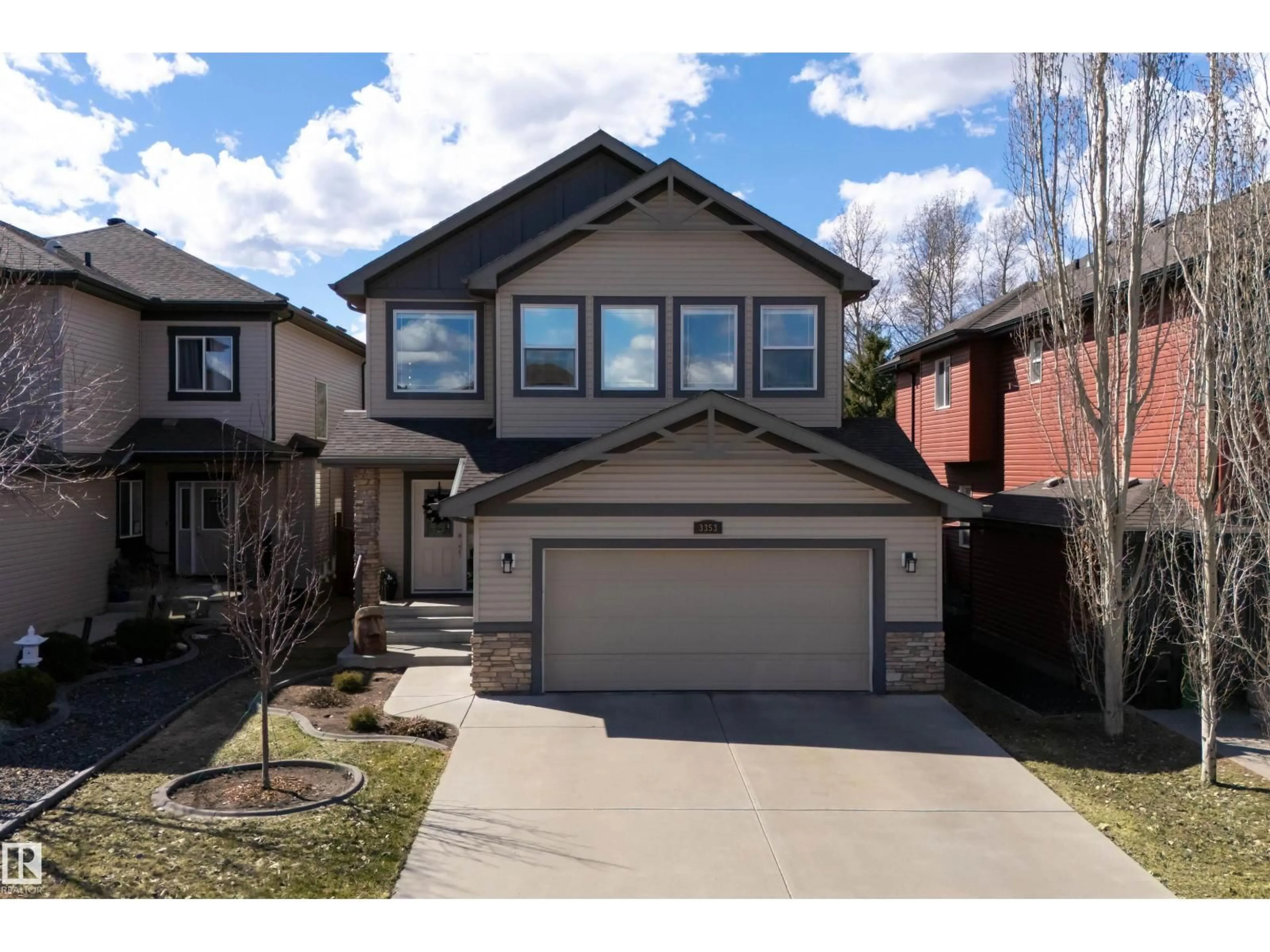 Home with vinyl exterior material, street for 3353 HILTON CR, Edmonton Alberta T6M0N5
