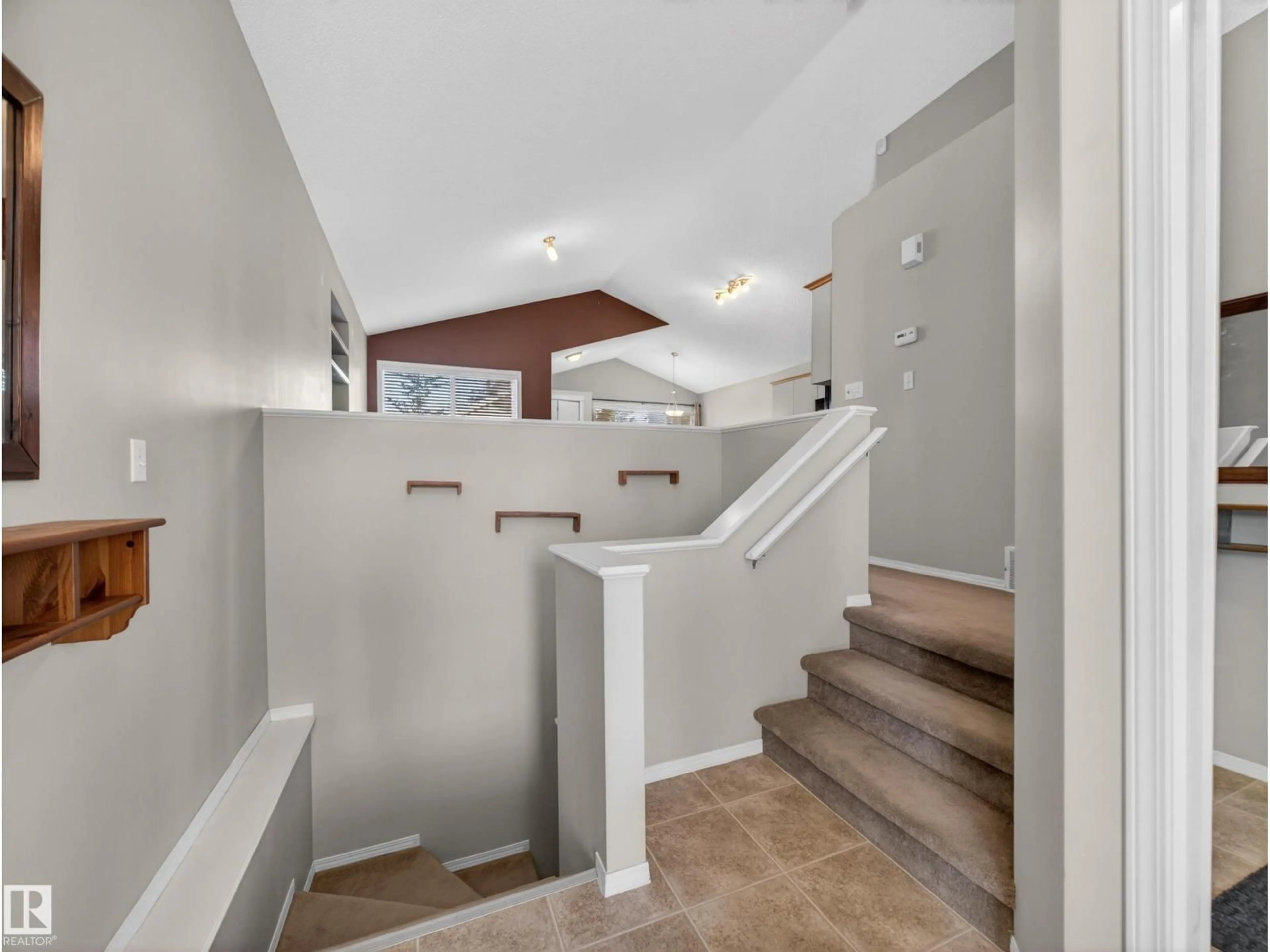 Indoor foyer for 7912 10 AV, Edmonton Alberta T6X1E7