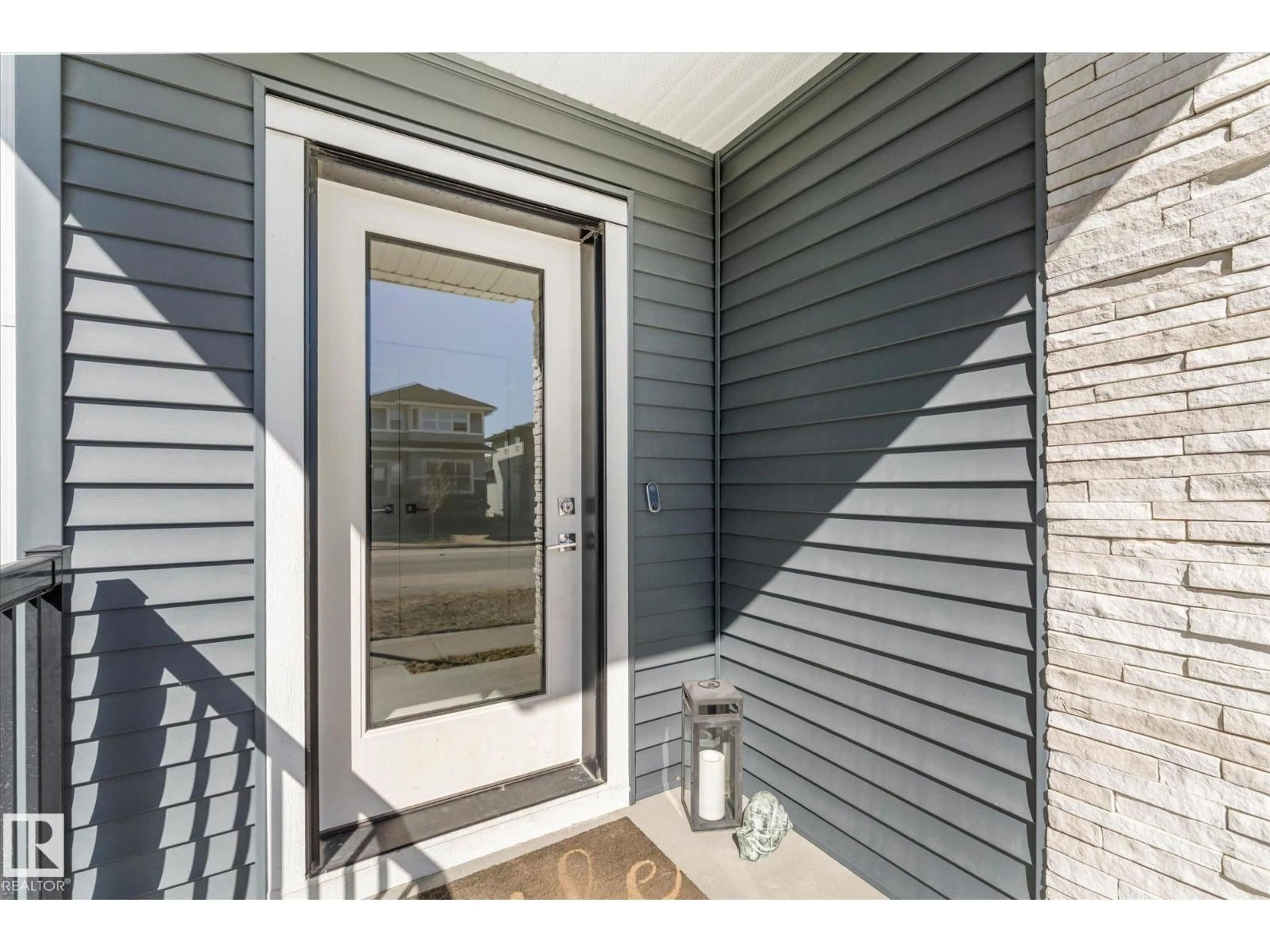 Indoor entryway for 21 KENTON WY, Spruce Grove Alberta T7X0P7