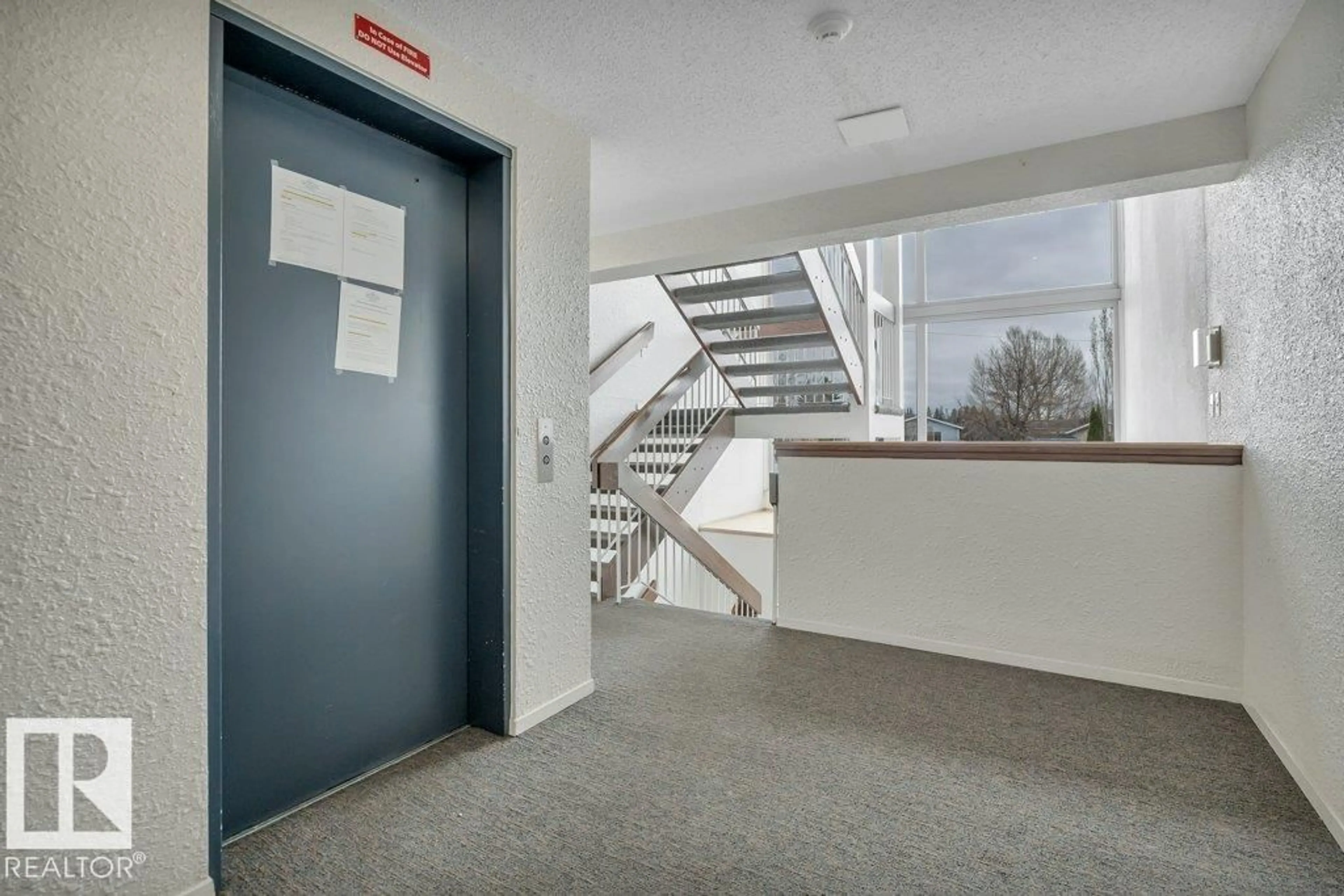 Indoor foyer for #204 - 2620 MILL WOODS RD E, Edmonton Alberta T6L5K6