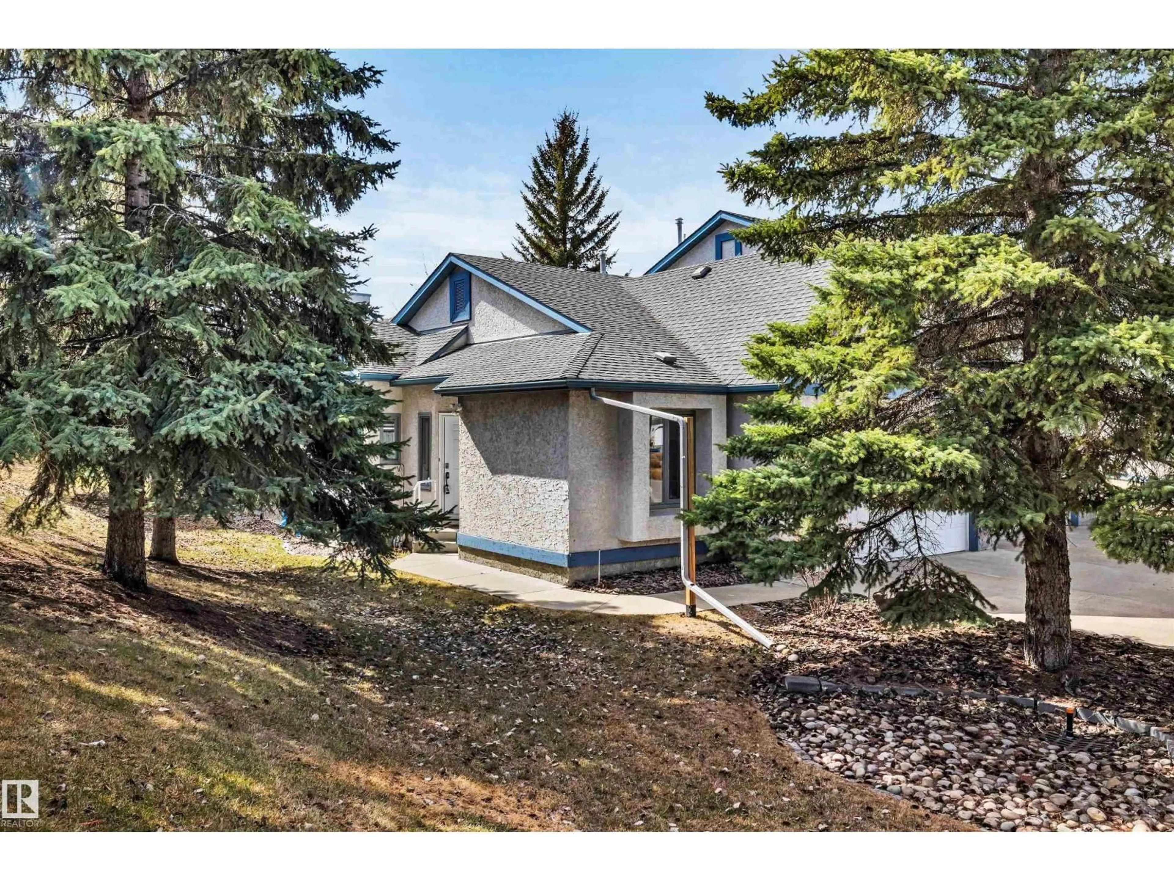 Home with vinyl exterior material, unknown for 11239 12 AV, Edmonton Alberta T6J6V6