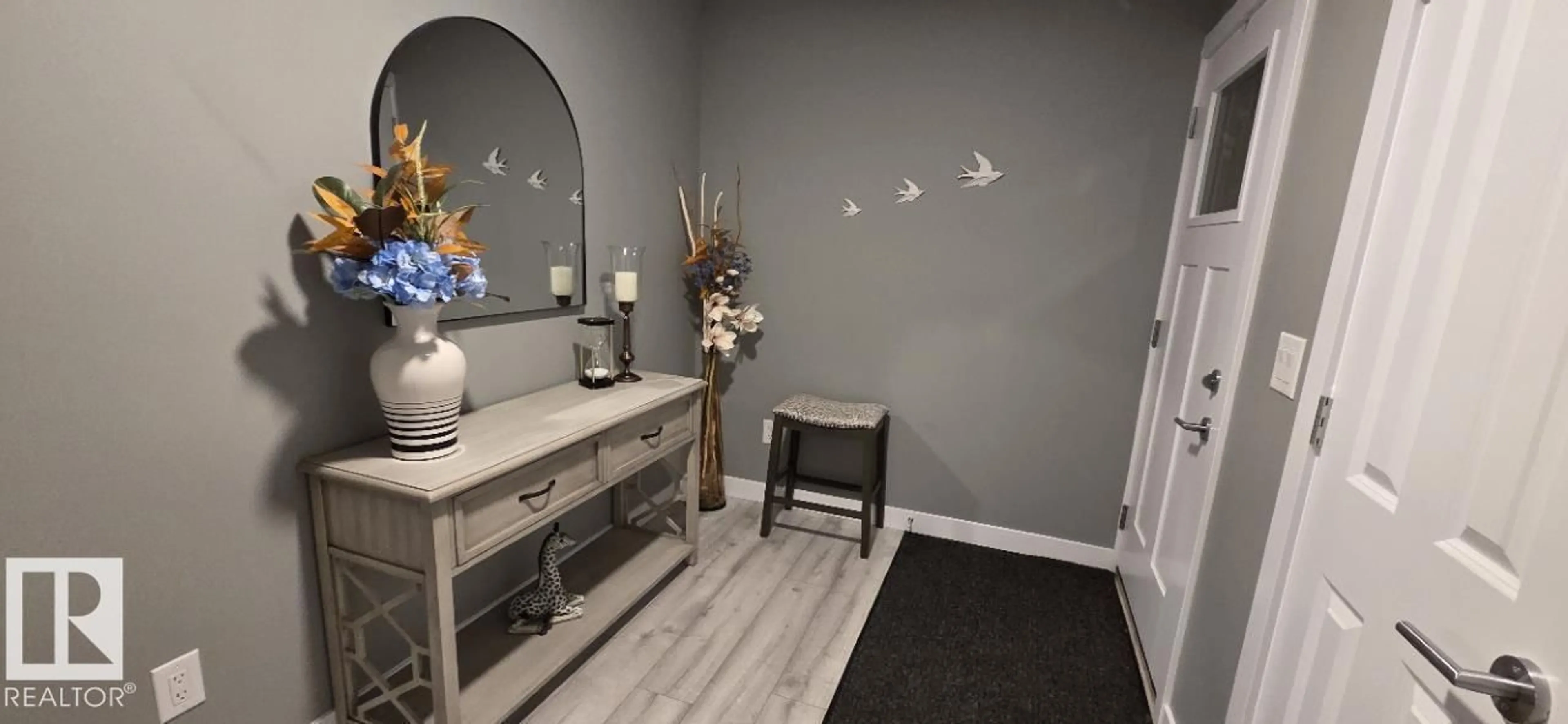 Indoor entryway for 41 PENN PL, Spruce Grove Alberta T7X2W7