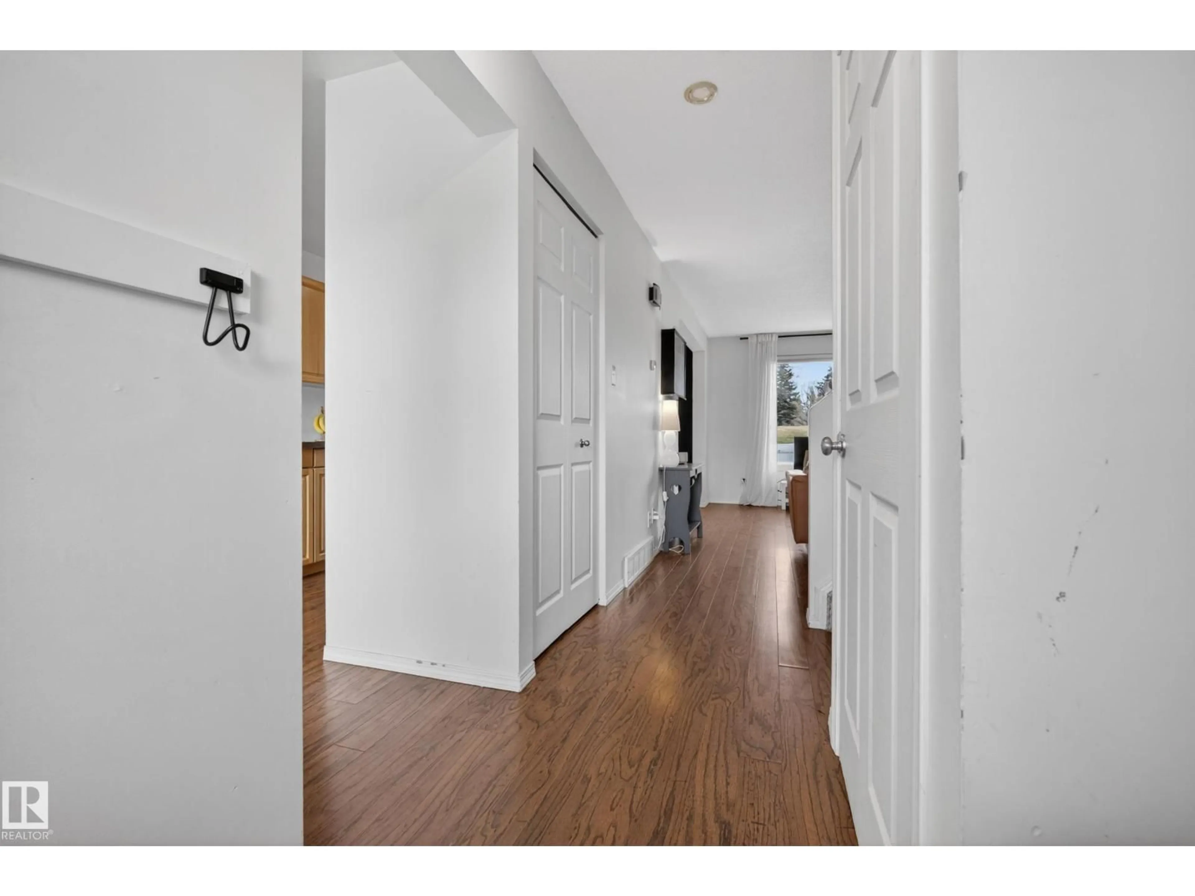 Indoor entryway for 9 GREAT OA, Sherwood Park Alberta T8A0V8