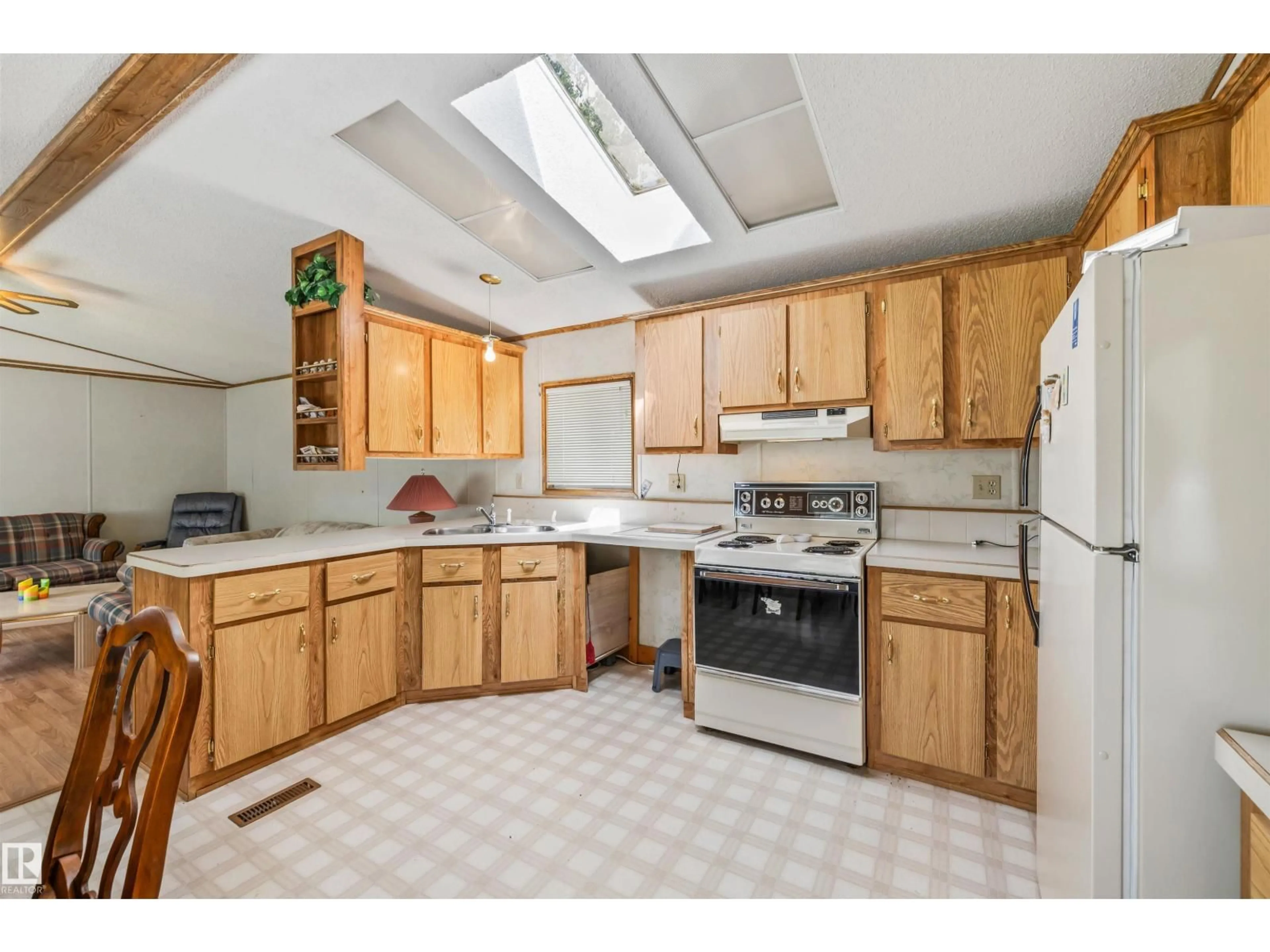 Standard kitchen, unknown for 59316 RANGE RD 54, Rural Barrhead County Alberta T7N1N3
