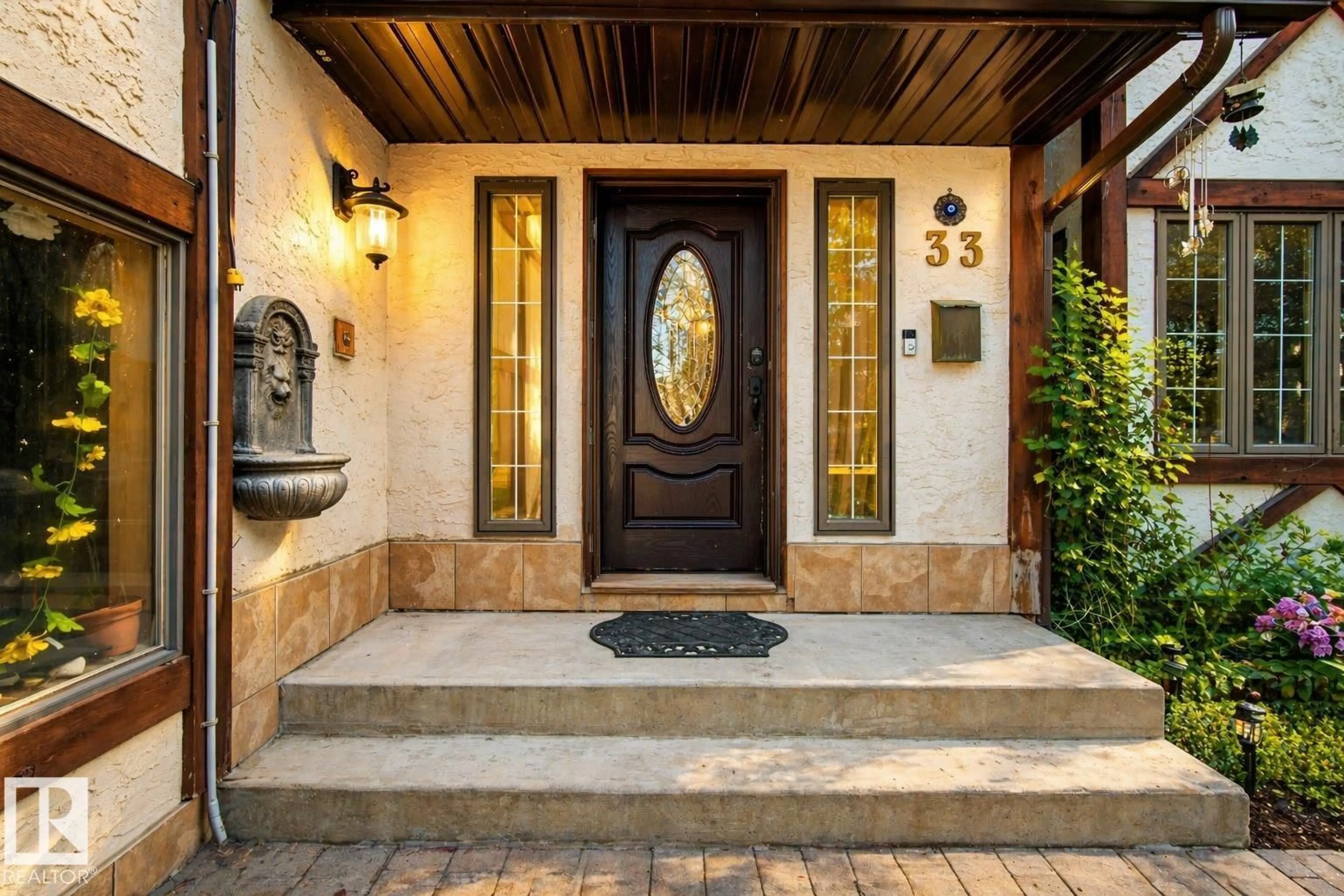 Indoor entryway for 33 GLEN MEADOW CR, St. Albert Alberta T8N3A2