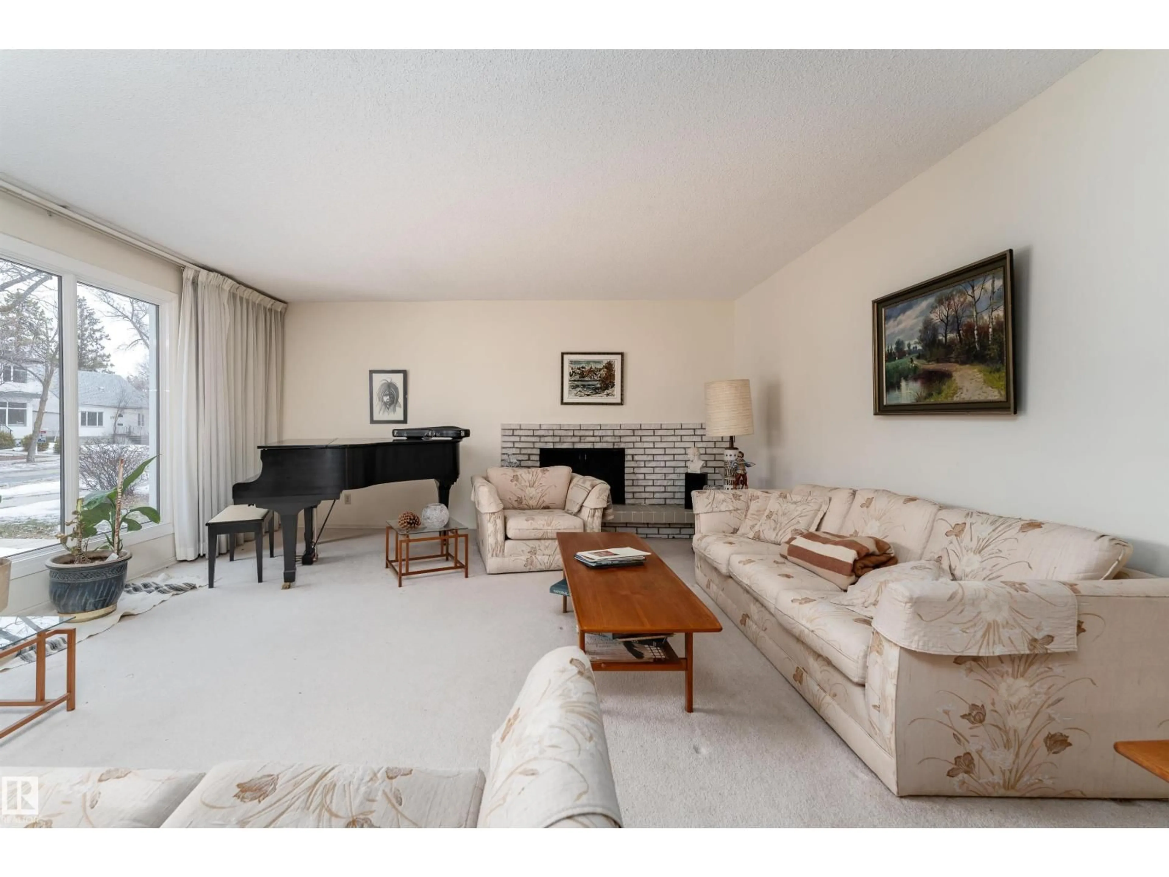 Living room with furniture, unknown for 11315 75 AV, Edmonton Alberta T6G0H6