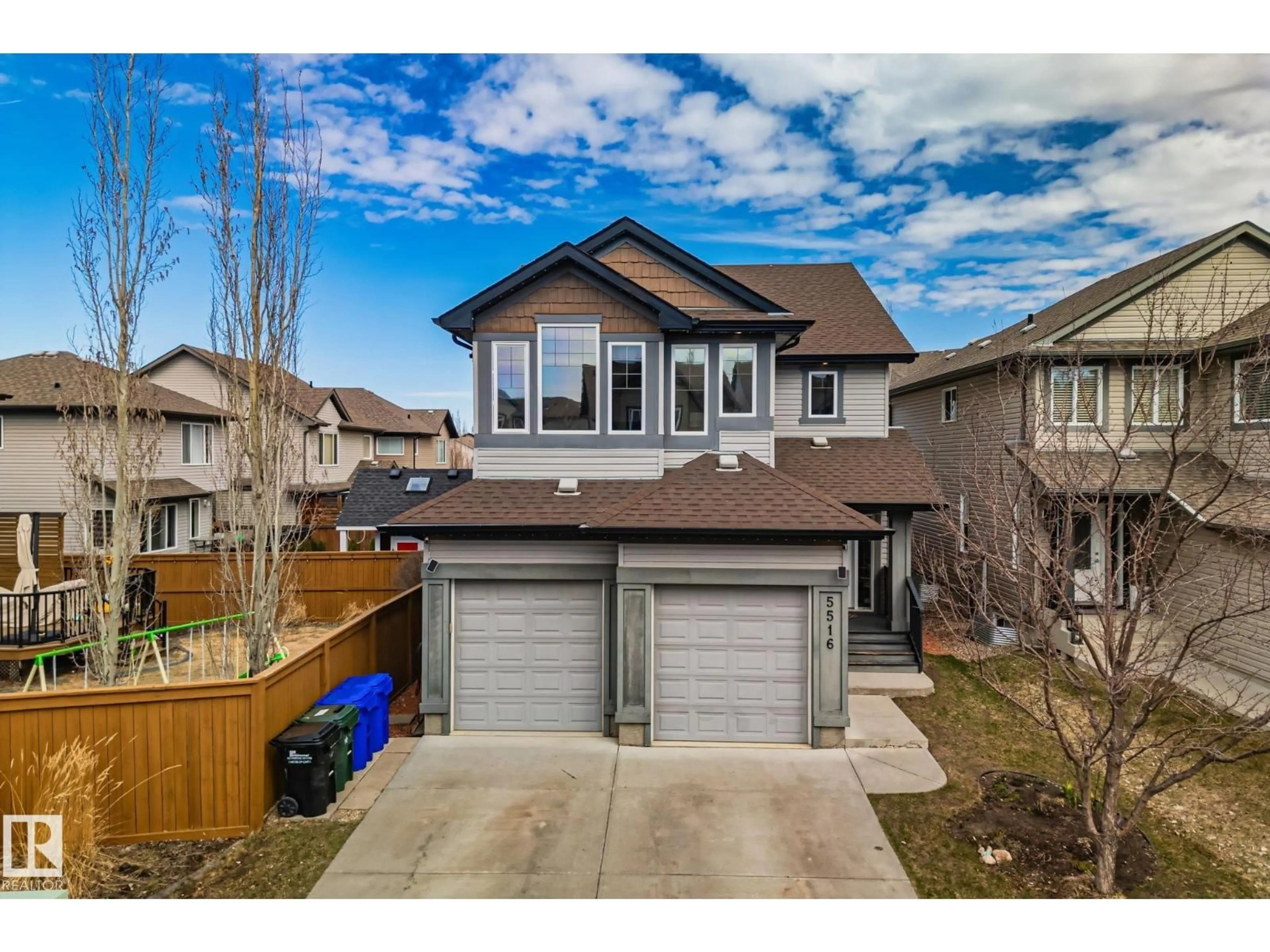 A pic from outside/outdoor area/front of a property/back of a property/a pic from drone, street for 5516 SUNVIEW GA, Sherwood Park Alberta T8H0K2