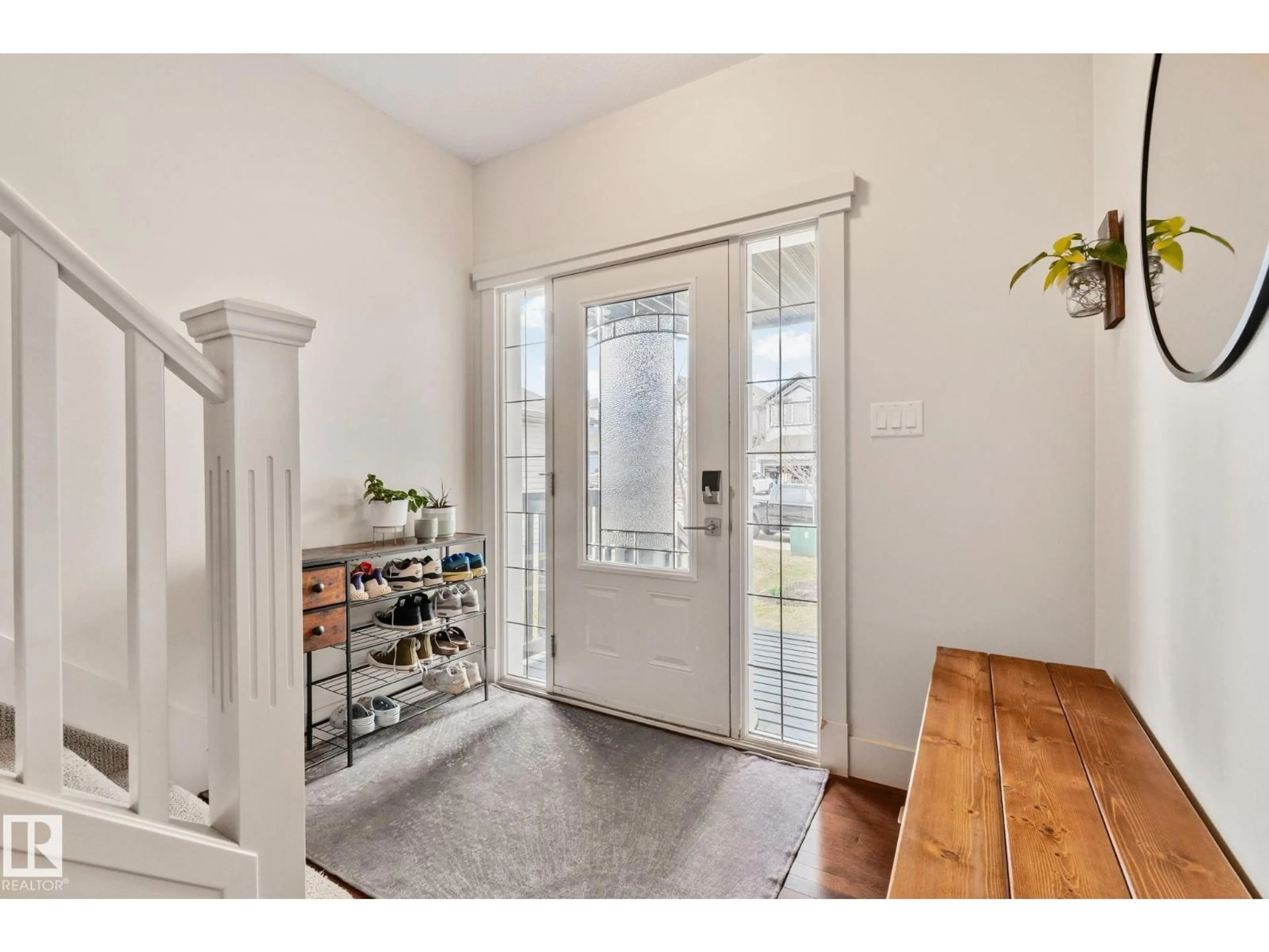 Indoor entryway for 5516 SUNVIEW GA, Sherwood Park Alberta T8H0K2