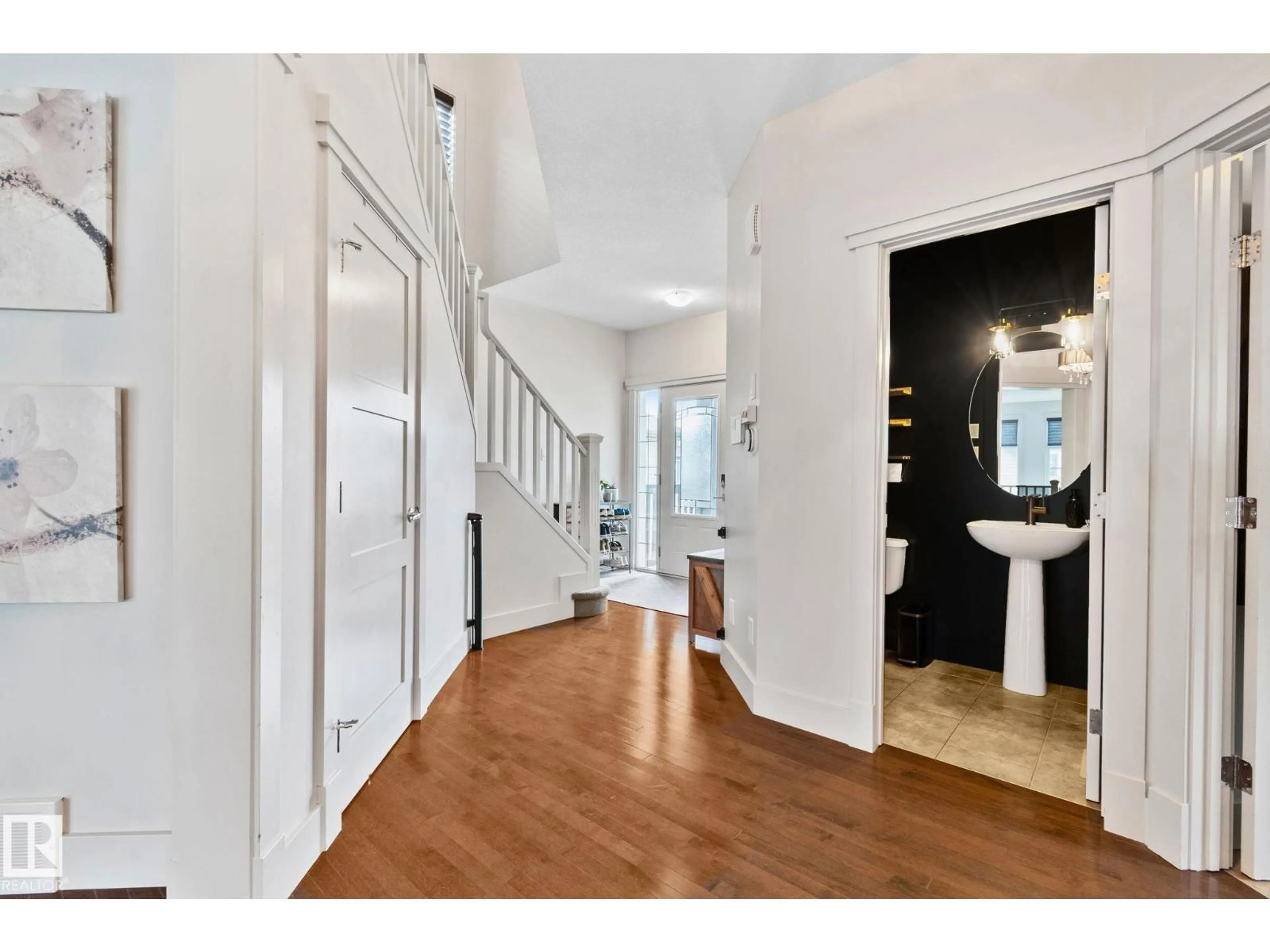 Indoor entryway for 5516 SUNVIEW GA, Sherwood Park Alberta T8H0K2