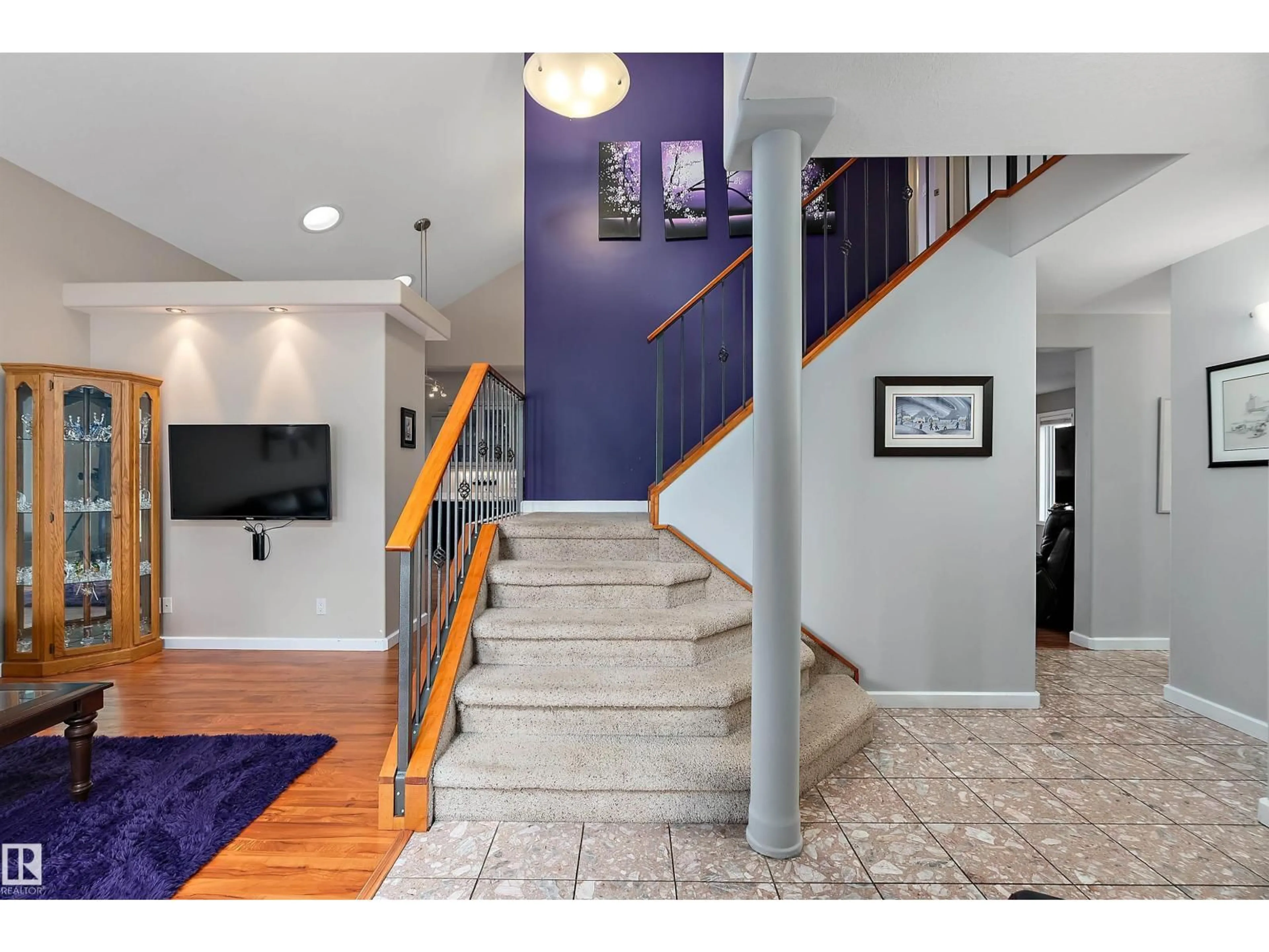 Indoor entryway for 873 RYAN PL, Edmonton Alberta T6R2K3