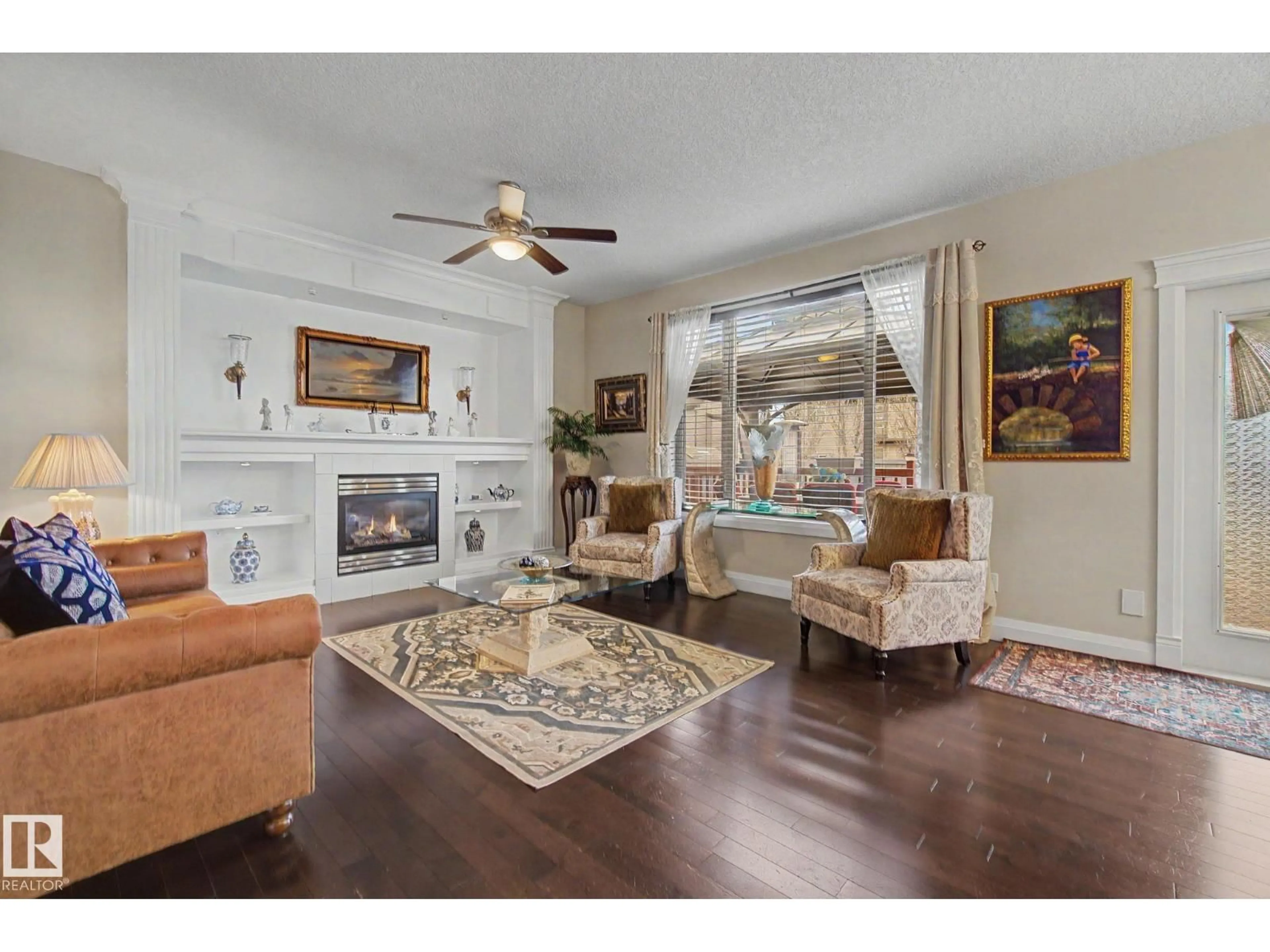 Living room with furniture, unknown for 805 HODGINS RD, Edmonton Alberta T6M0L1