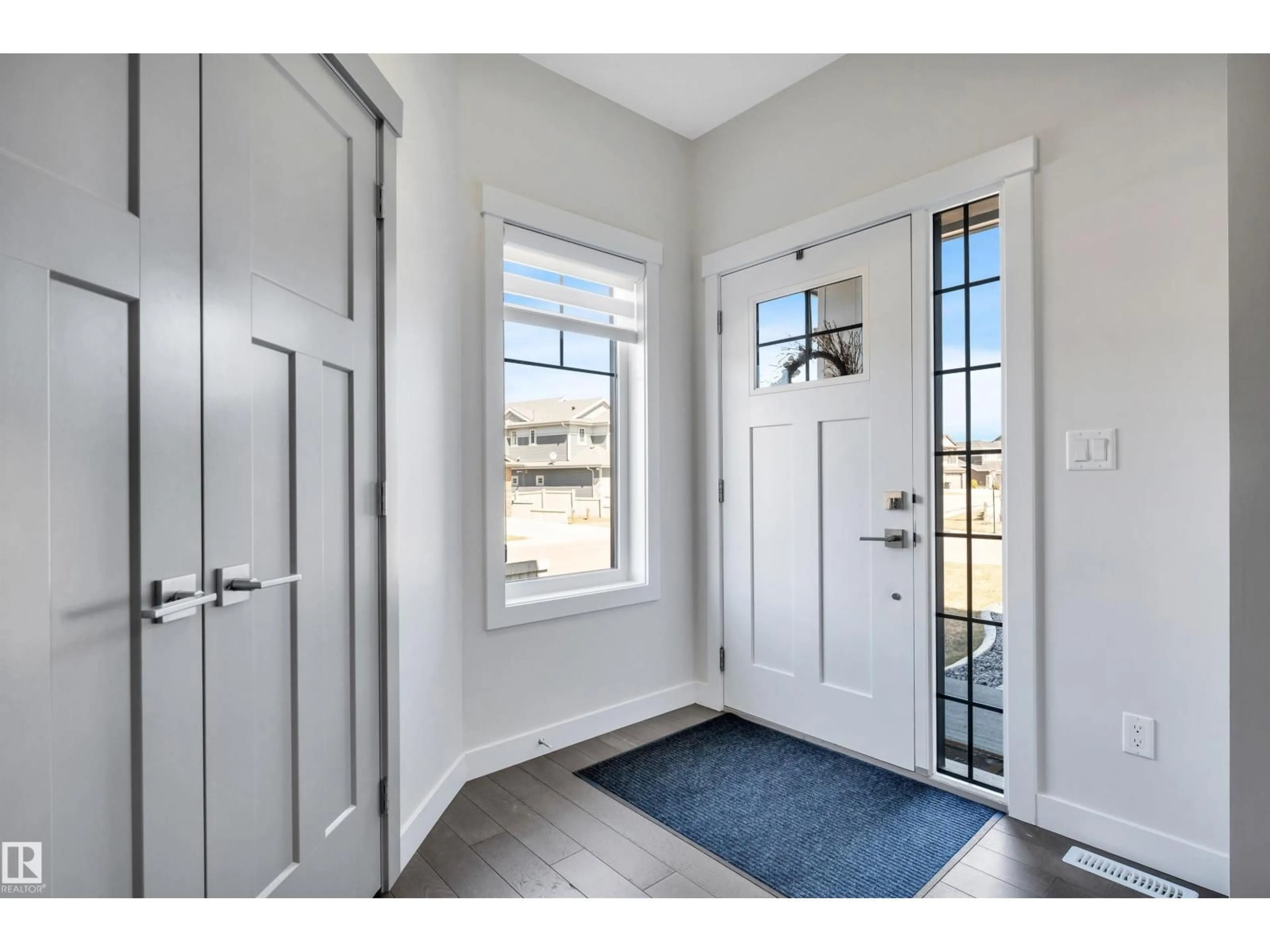 Indoor entryway for 17632 77 ST, Edmonton Alberta T5Z0N3