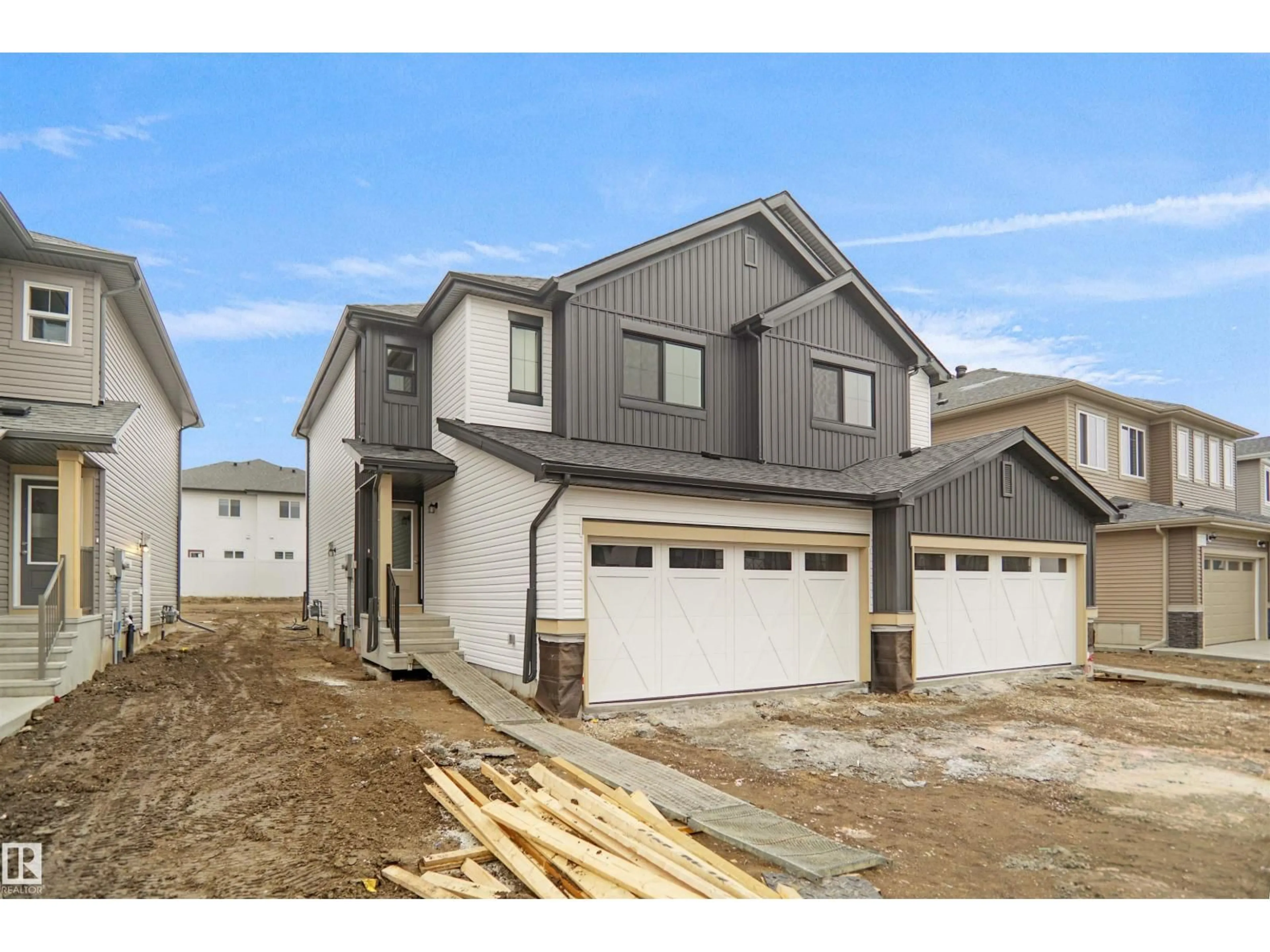 Home with vinyl exterior material, street for 117 FICUS WY, Fort Saskatchewan Alberta T8L0Z6