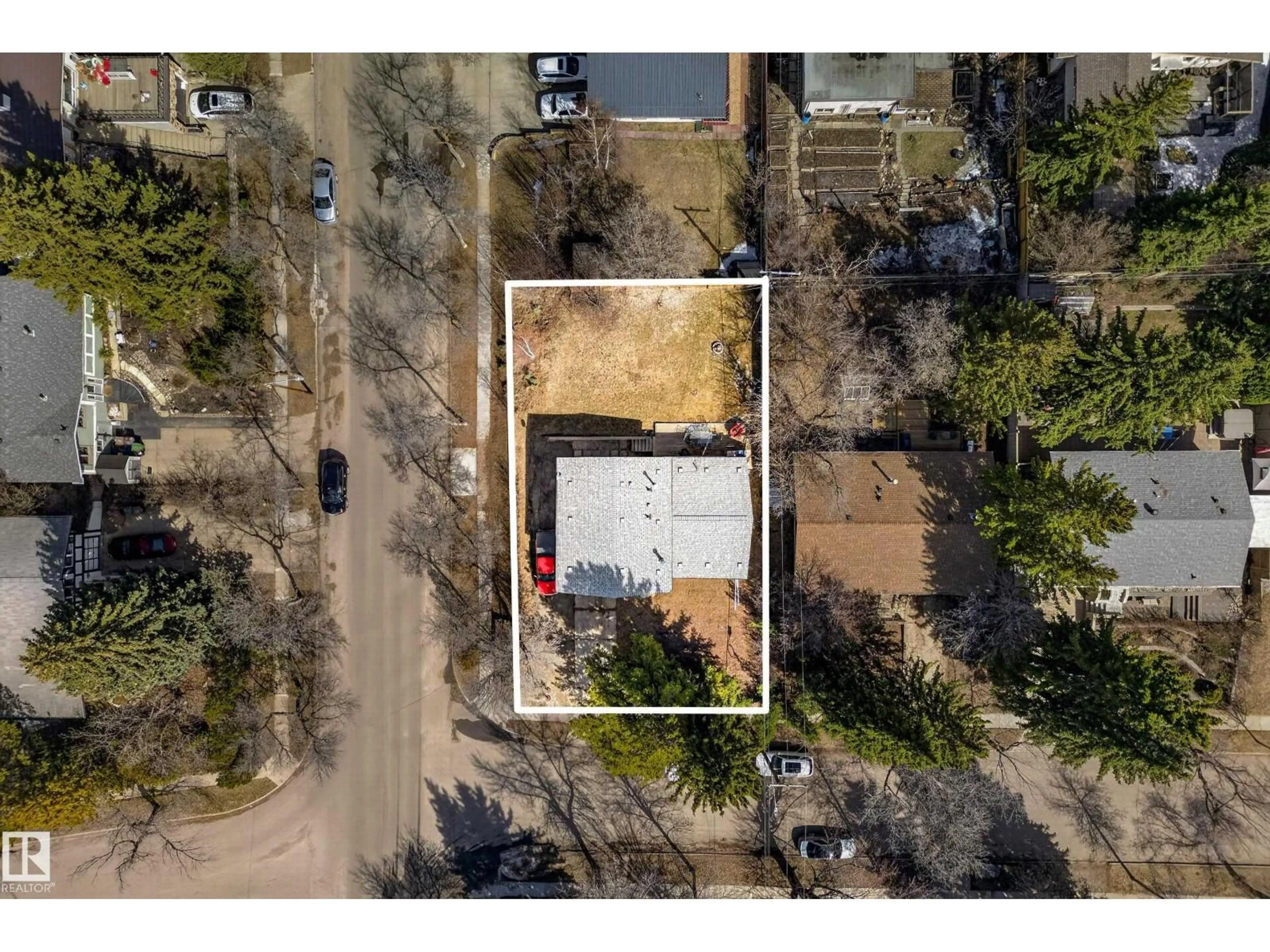 A pic from outside/outdoor area/front of a property/back of a property/a pic from drone, street for 1 GREENWICH CR, St. Albert Alberta T8N0Z5