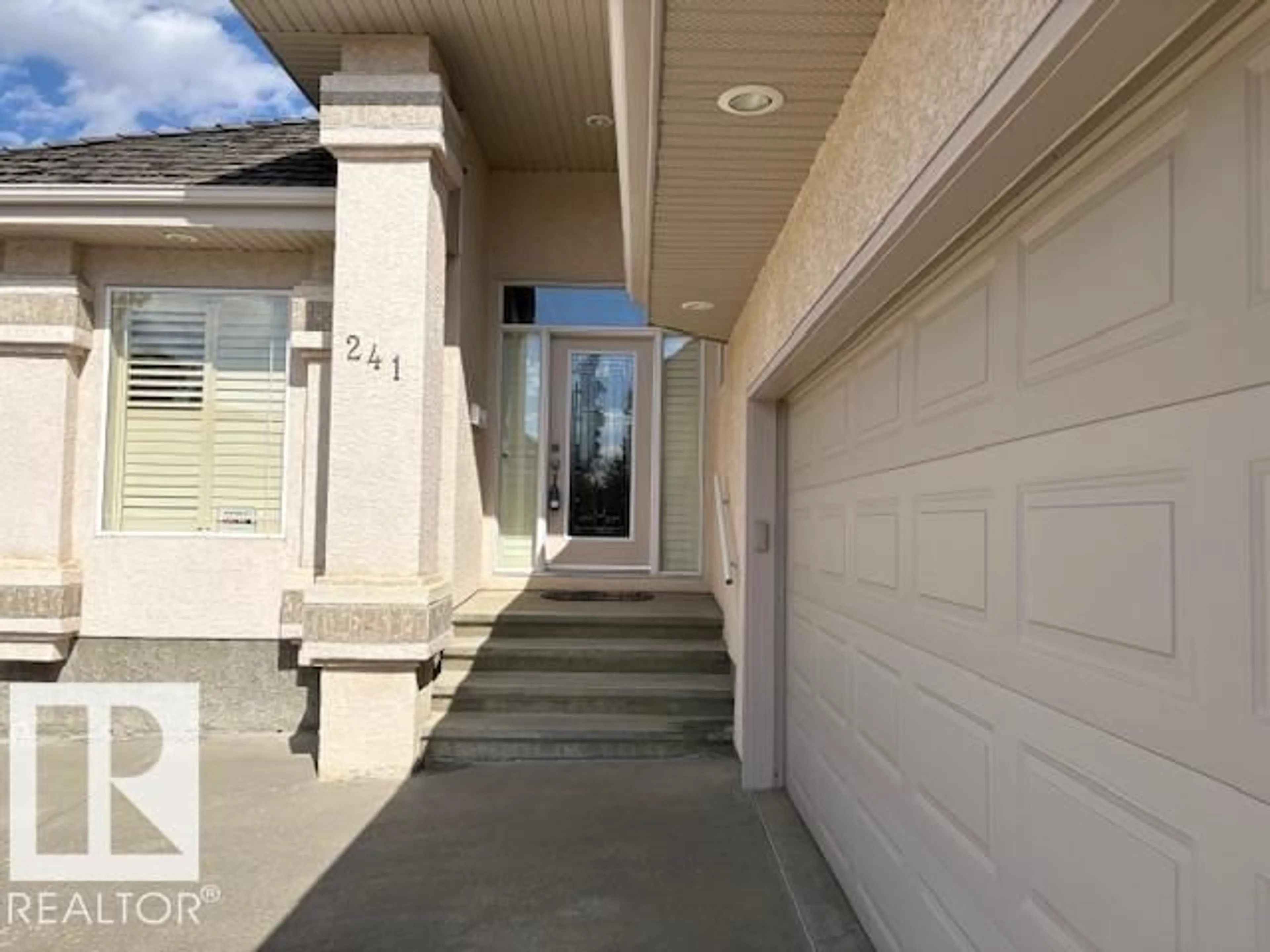 Unknown for 241 DARLINGTON CR, Edmonton Alberta T6M2T1
