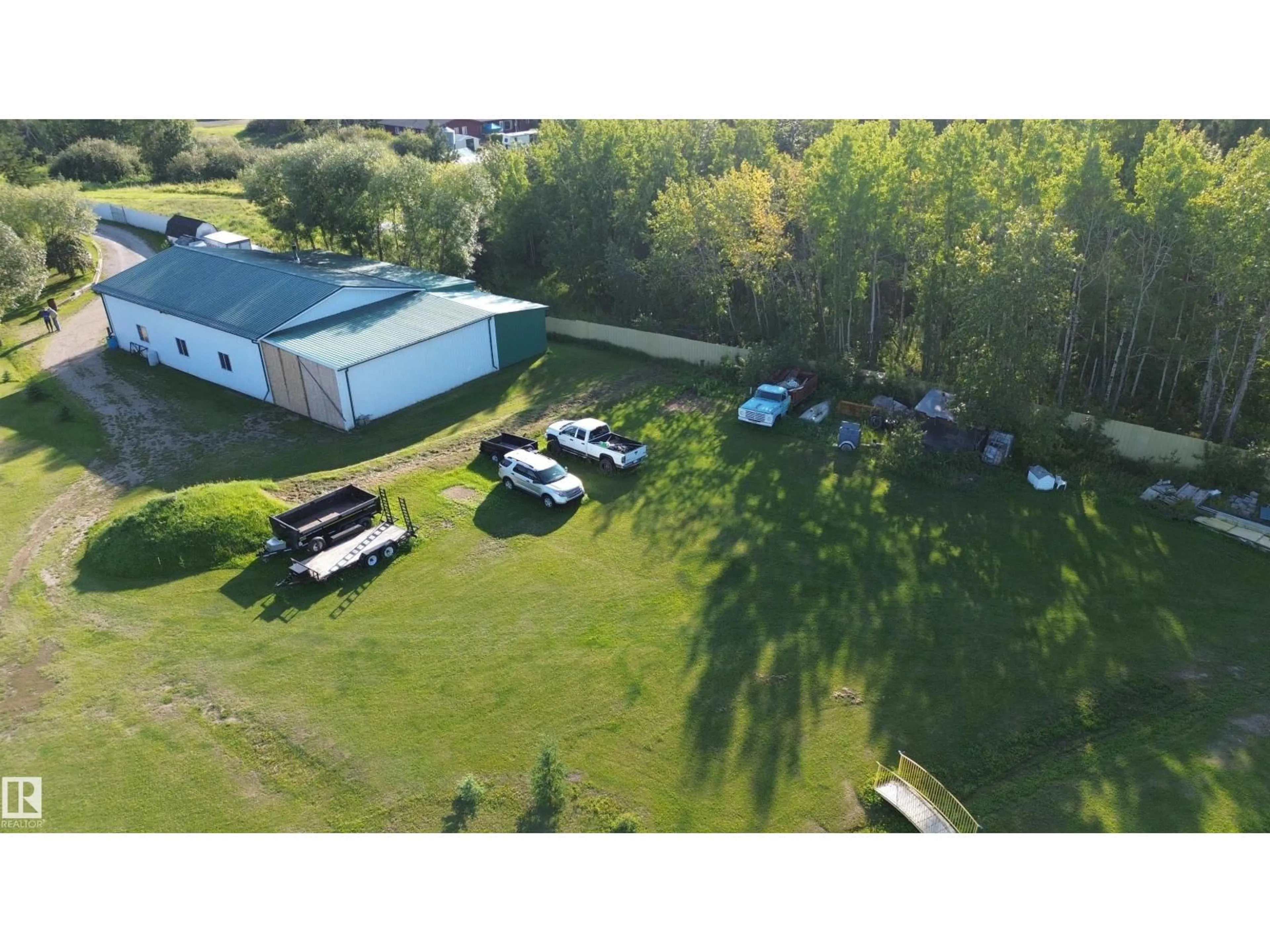 A pic from outside/outdoor area/front of a property/back of a property/a pic from drone, unknown for 14 53348 RGE ROAD 211, Rural Strathcona County Alberta T0B0E0