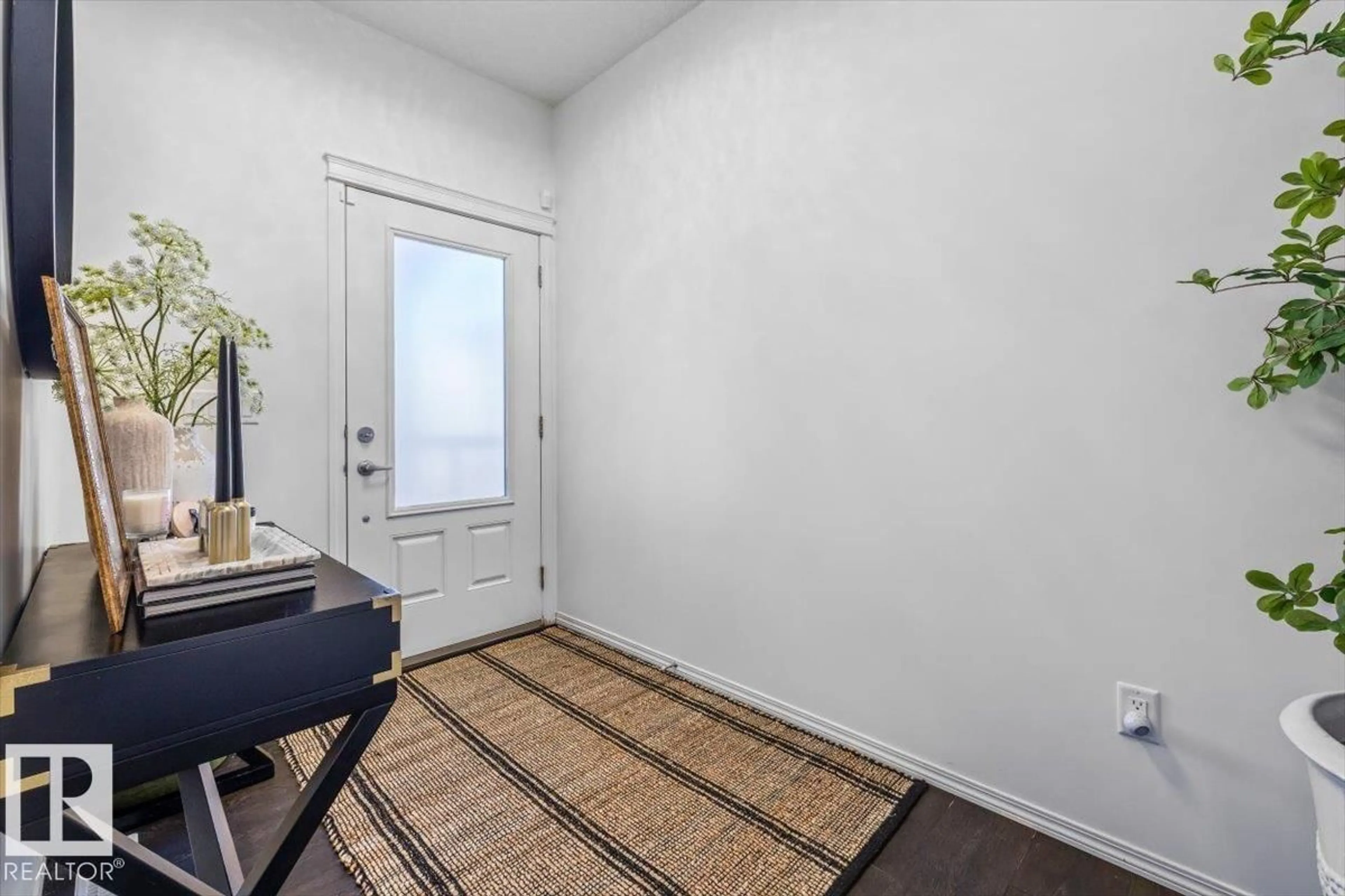 Indoor entryway for SW - 915 177 ST, Edmonton Alberta T6W2X2