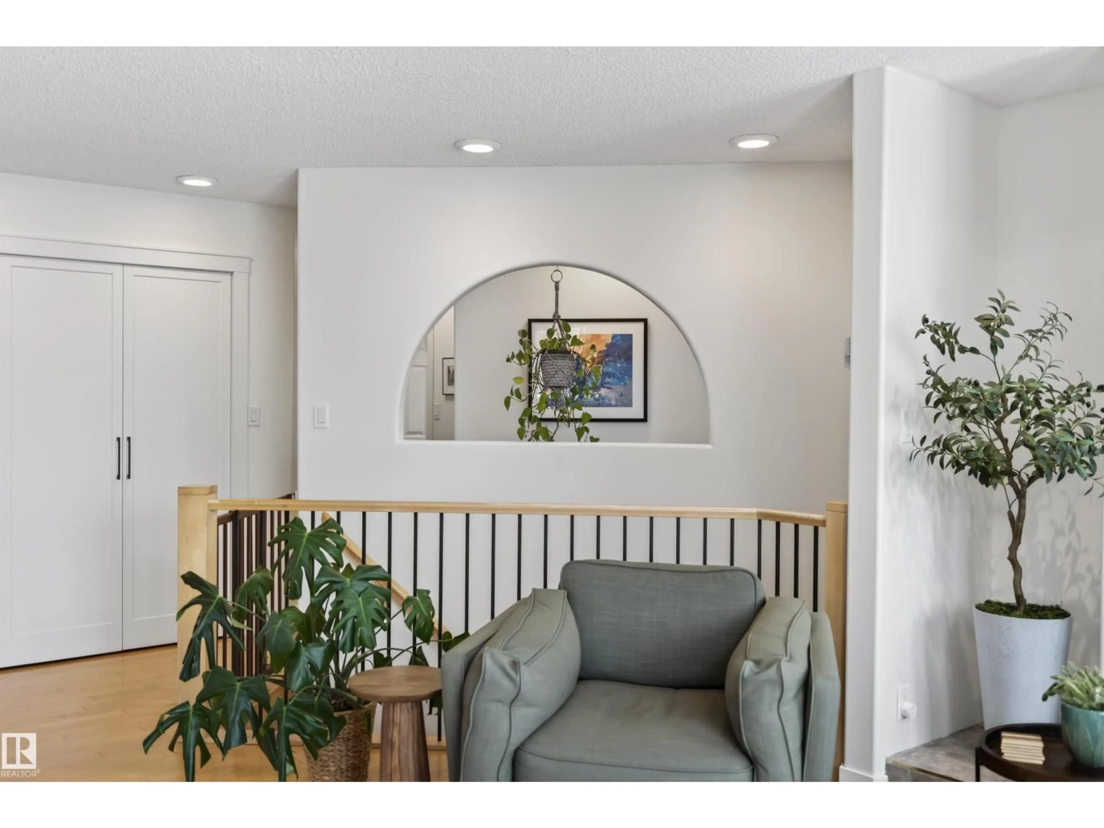 Indoor entryway for 603 BEACH AV, Cold Lake Alberta T9M1G5