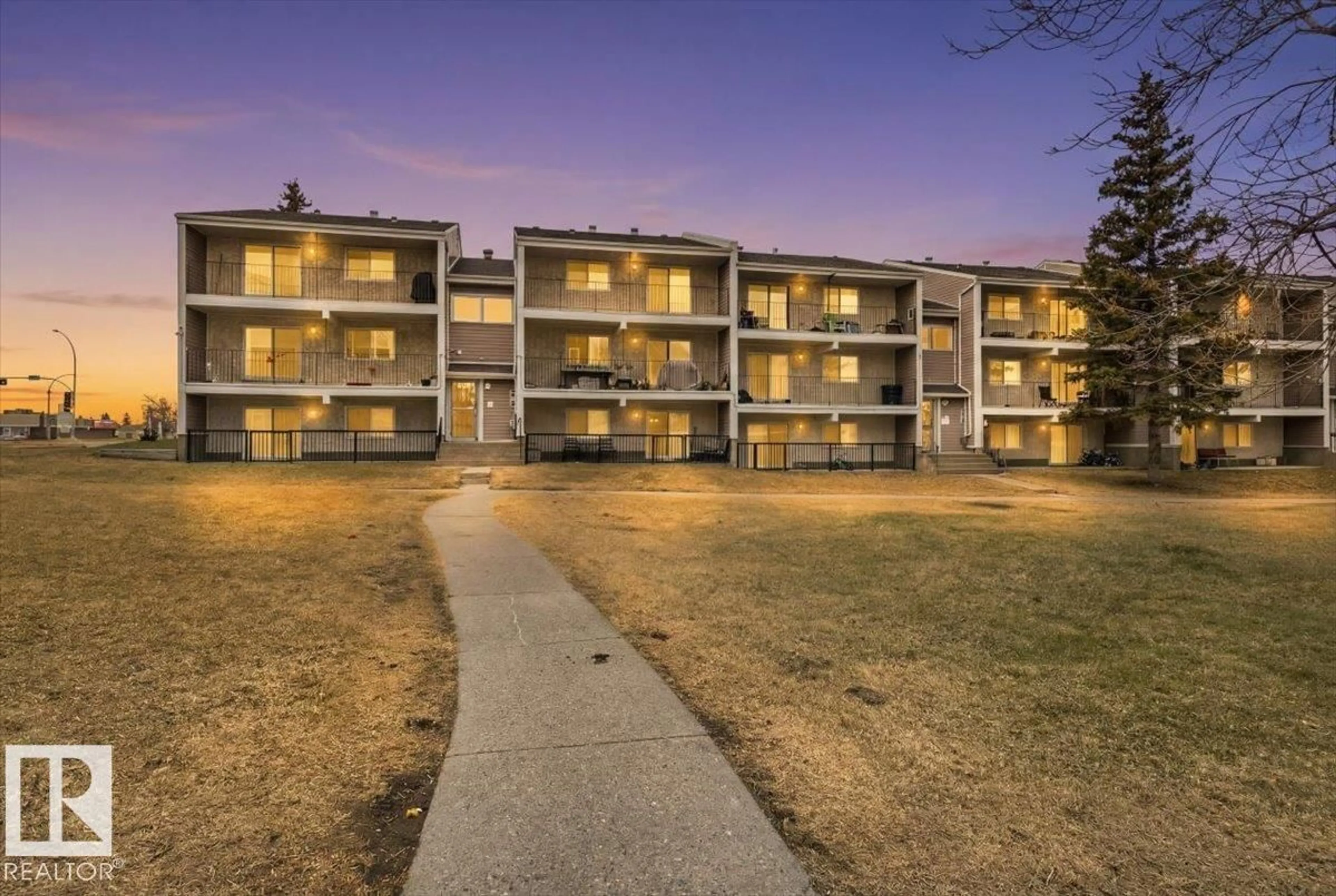 Patio, unknown for #6 - 3803 76 ST, Edmonton Alberta T6K2P9